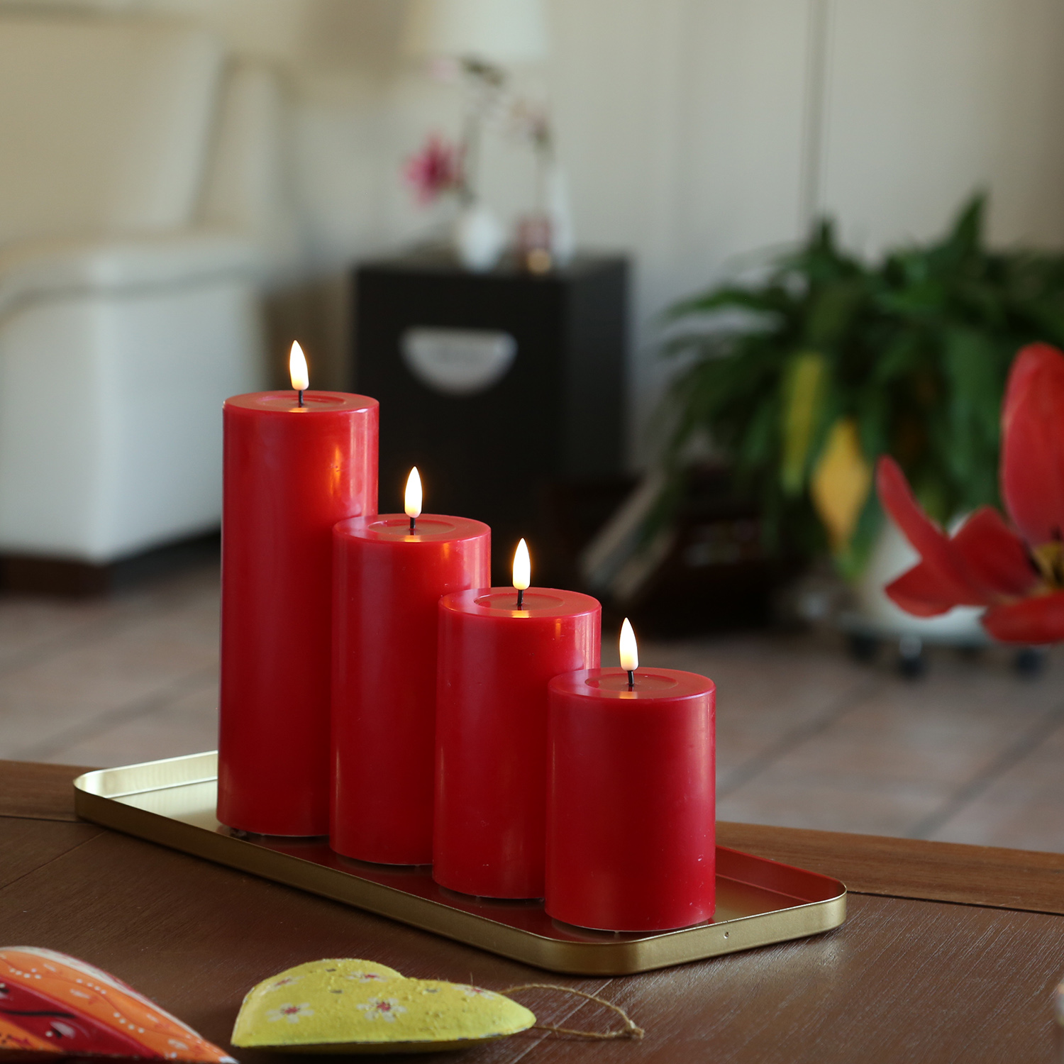 LED Stumpenkerze MIA - Echtwachs - realistische 3D Flamme - H: 12,5cm - D: 7,5cm - rot LED Stumpenkerze MIA - Echtwachs - realistische 3D Flamme - H: 12,5cm - D: 7,5cm - rot