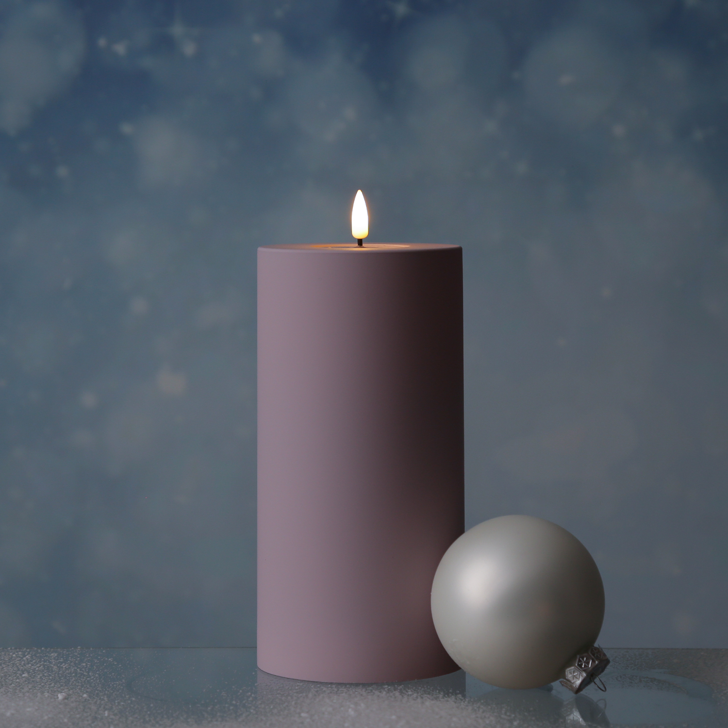 LED Stumpenkerze MIA - Kunststoff - realistische 3D Flamme - H- 20cm - f. Aussen - flieder-lila LED Stumpenkerze MIA - Kunststoff - realistische 3D Flamme - H- 20cm - f. Aussen - flieder-lila