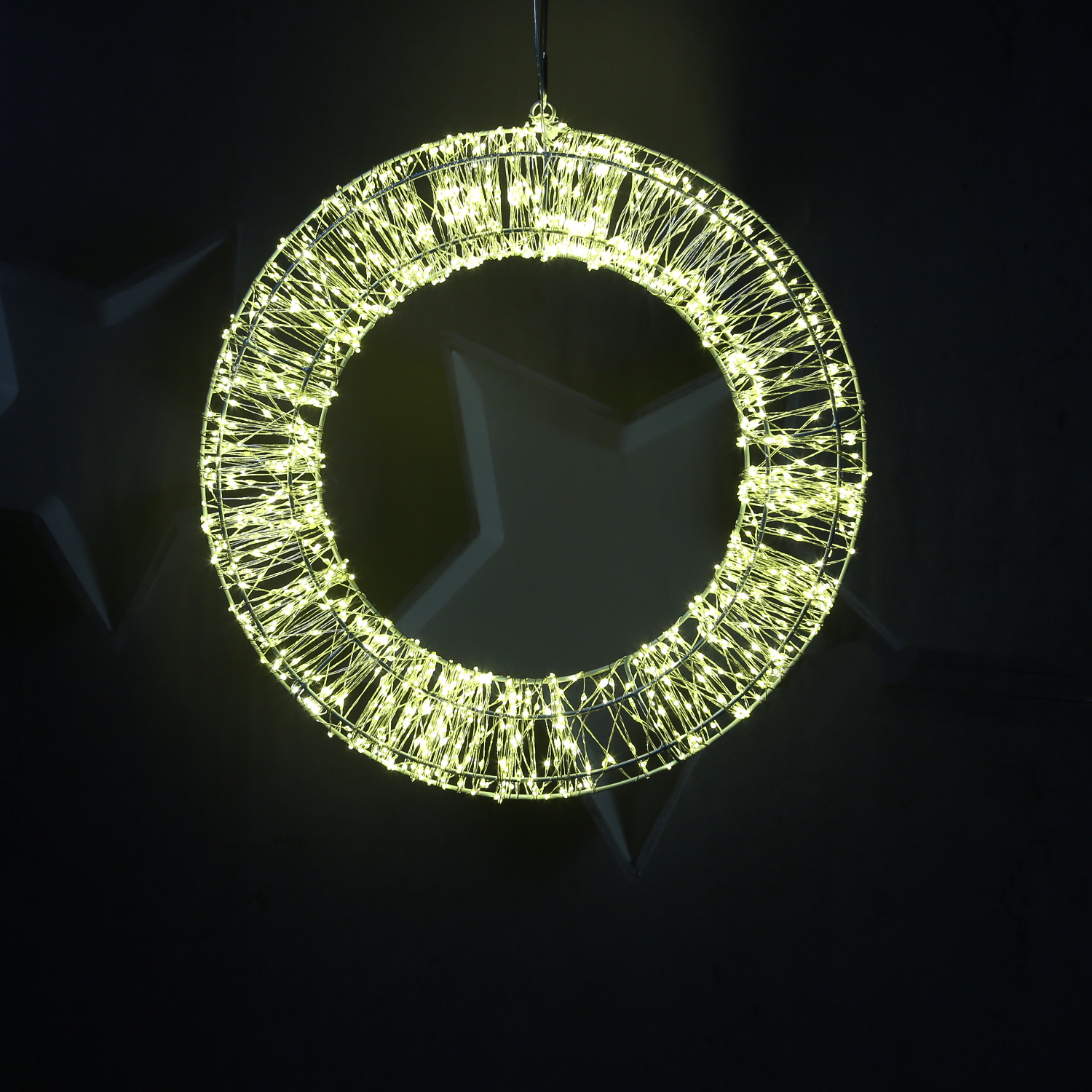 LED Kranz abgeflacht - Lichterkranz mit 1500 warmweißen LED - D: 40cm - 8Modi/Timer - Innen/Außen LED Kranz abgeflacht - Lichterkranz mit 1500 warmweißen LED - D: 40cm - 8Modi/Timer - Innen/Außen