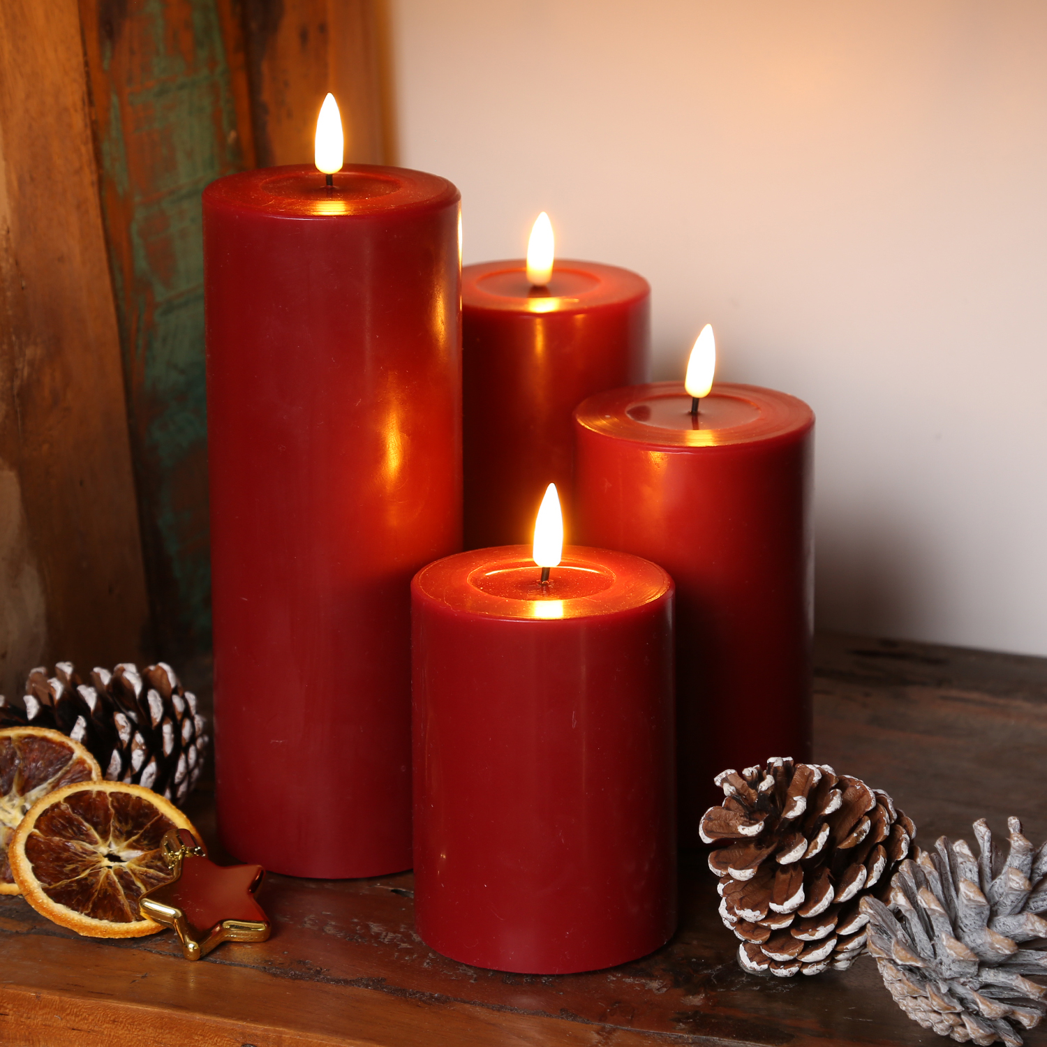 LED Stumpenkerze MIA - Echtwachs - realistische 3D Flamme - H: 20cm - Batteriebetrieb - weinrot LED Stumpenkerze MIA - Echtwachs - realistische 3D Flamme - H: 20cm - Batteriebetrieb - weinrot