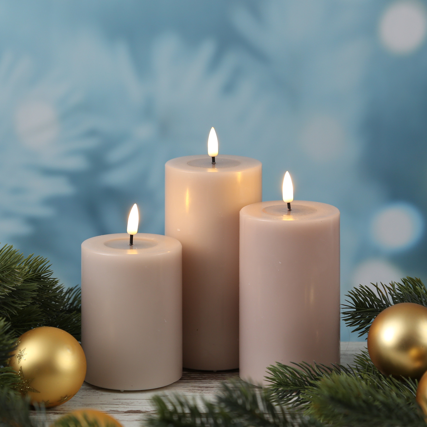 LED Stumpenkerze MIA - Echtwachs - realistische 3D Flamme - H: 12,5cm - D: 7,5cm - altrosa LED Stumpenkerze MIA - Echtwachs - realistische 3D Flamme - H: 12,5cm - D: 7,5cm - altrosa