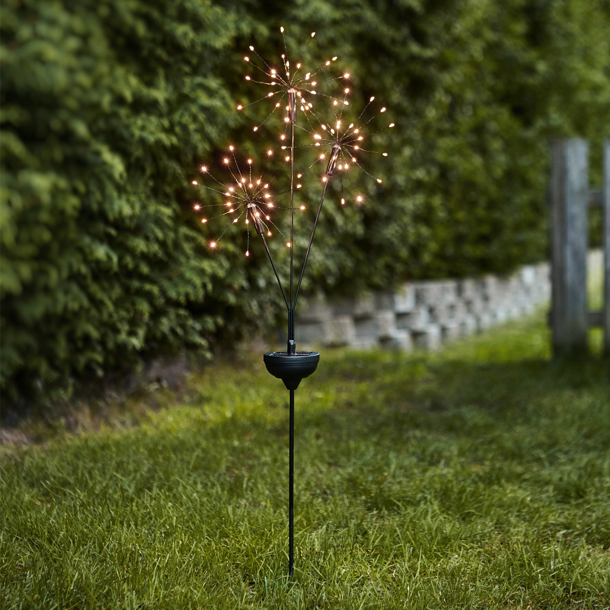 LED Solarstab "Firework" Gartendeko - 90 warmweiße LED in 3 Kugeln - H: 95cm - Dämmerungssensor LED Solarstab "Firework" Gartendeko - 90 warmweiße LED in 3 Kugeln - H: 95cm - Dämmerungssensor