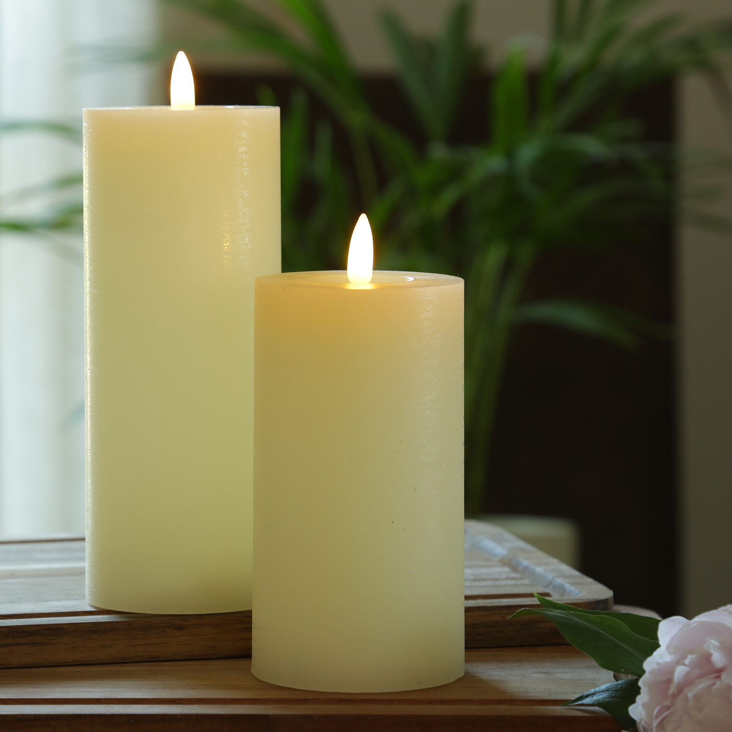 LED Kerze LINA - Rustik-Optik - Echtwachs - 3D Flamme - H: 19cm - D: 7cm - Batterie - Timer - creme LED Kerze LINA - Rustik-Optik - Echtwachs - 3D Flamme - H: 19cm - D: 7cm - Batterie - Timer - creme