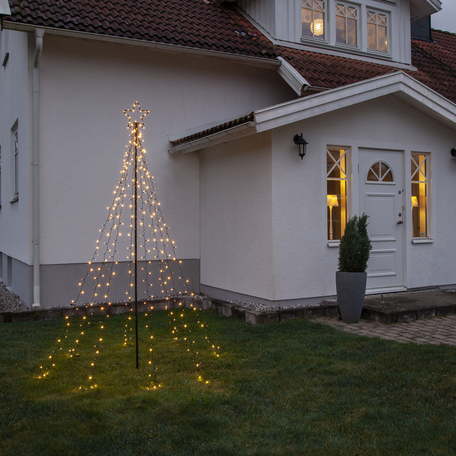 LED-Lichterbaum Spiky - H: 2,35m - 420 warmweiße LED - Timer - inkl. Kabel - Outdoor - schwarz