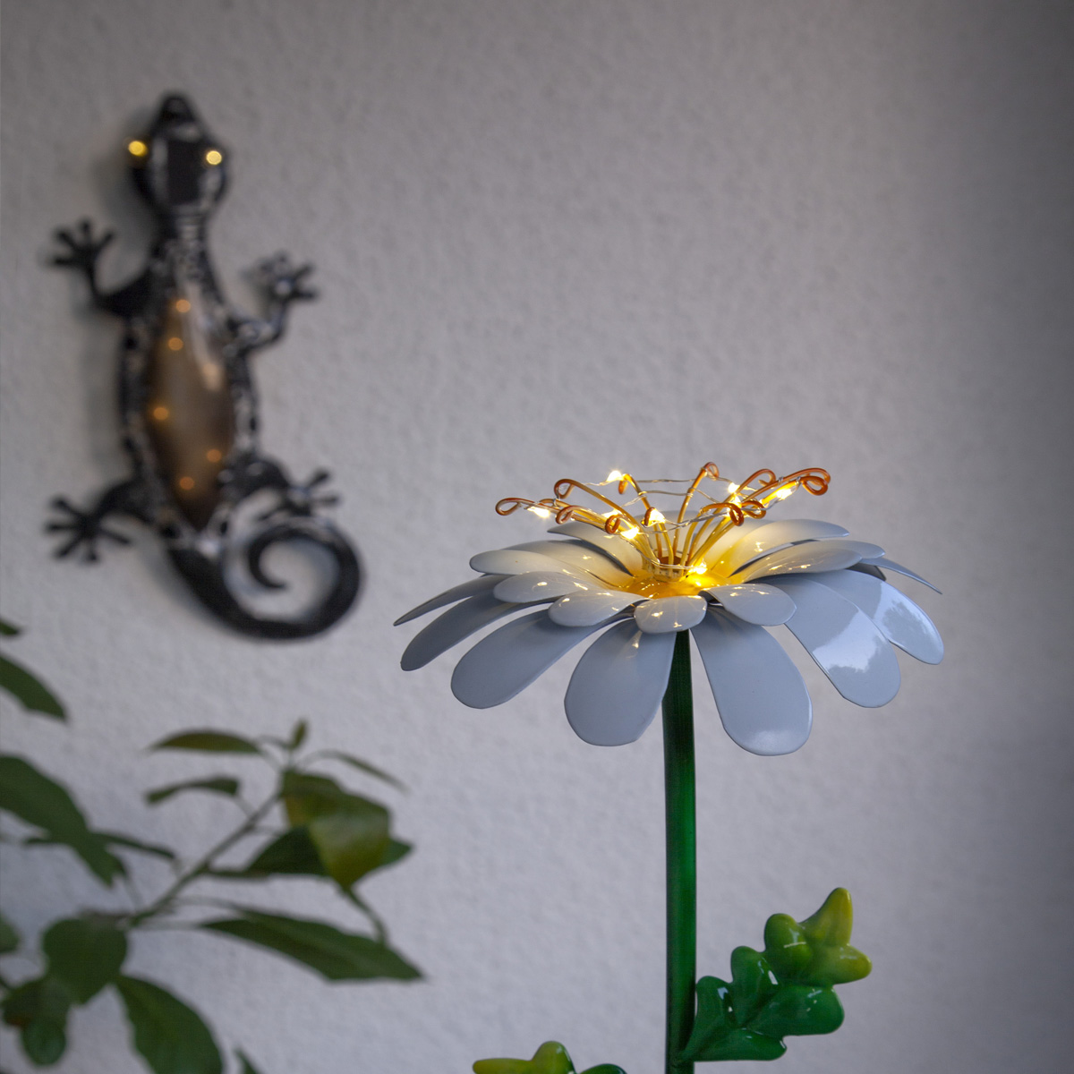 LED Solar Gartendeko "Gecko" - 10 warmweiße LED - H: 52cm - Dämmerungssensor - schwarz