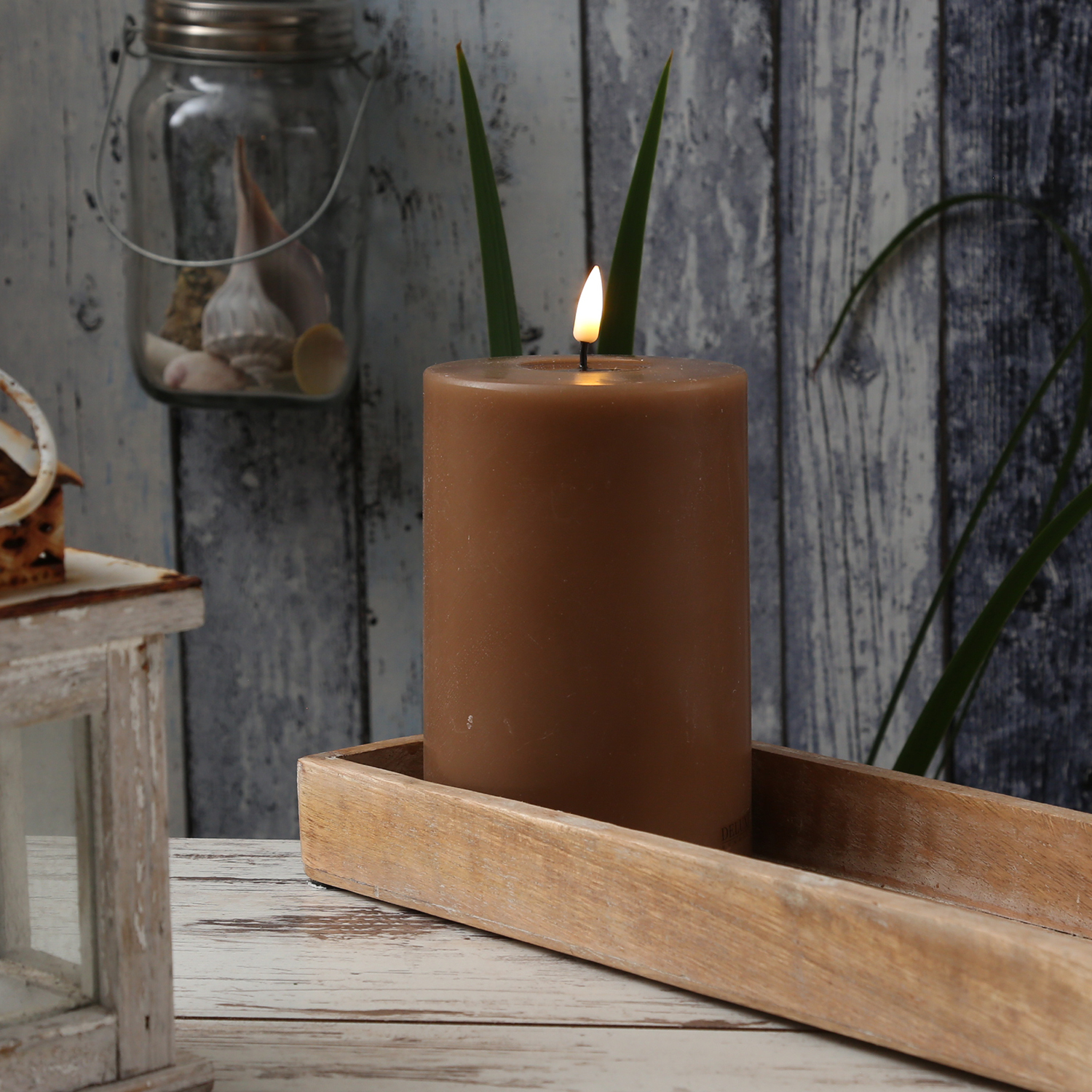 LED Stumpenkerze MIA - Echtwachs - realistische 3D Flamme - H: 15cm - D: 10cm - karamell LED Stumpenkerze MIA - Echtwachs - realistische 3D Flamme - H: 15cm - D: 10cm - karamell