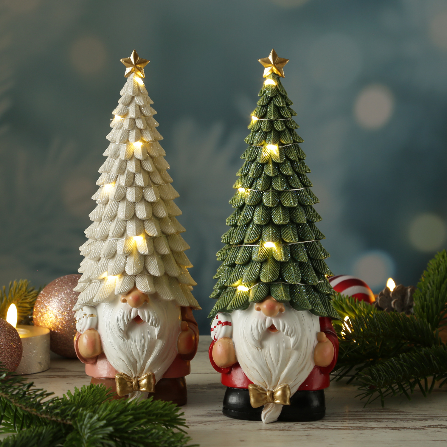 LED Weihnachtswichtel mit beleuchteter Mütze - Dekofigur aus Polyresin - H: 29cm - Timer