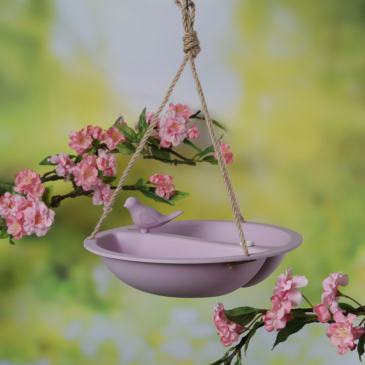 Futterstelle mit Vögelchen - Vogeltränke zum Aufhängen - Bambus - D: 27cm - lila Futterstelle mit Vögelchen - Vogeltränke zum Aufhängen - Bambus - D: 27cm - lila