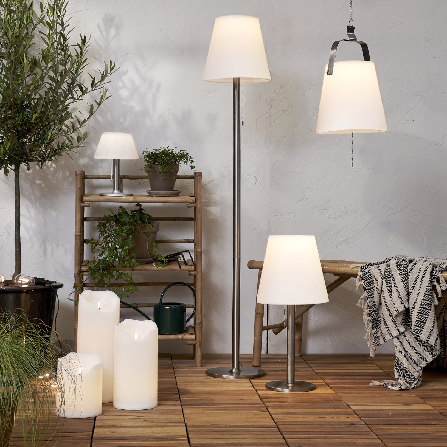 LED  XXL Stumpenkerze Flamme - Kunststoff - flackernde 3D Flamme - H: 40cm - Timer - f. Außen - weiß LED  XXL Stumpenkerze Flamme - Kunststoff - flackernde 3D Flamme - H: 40cm - Timer - f. Außen - weiß