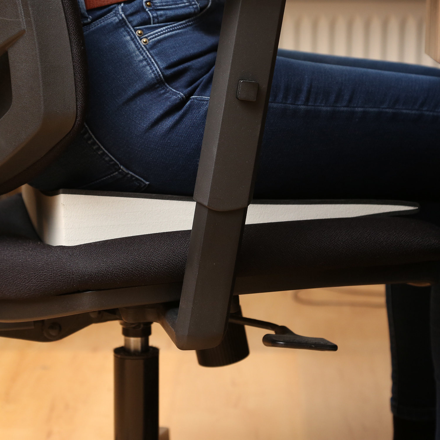 Keilkissen - Sitzkissen in Keilform - orthopädisches Sitzkissen und Fußkeil - Fußstütze