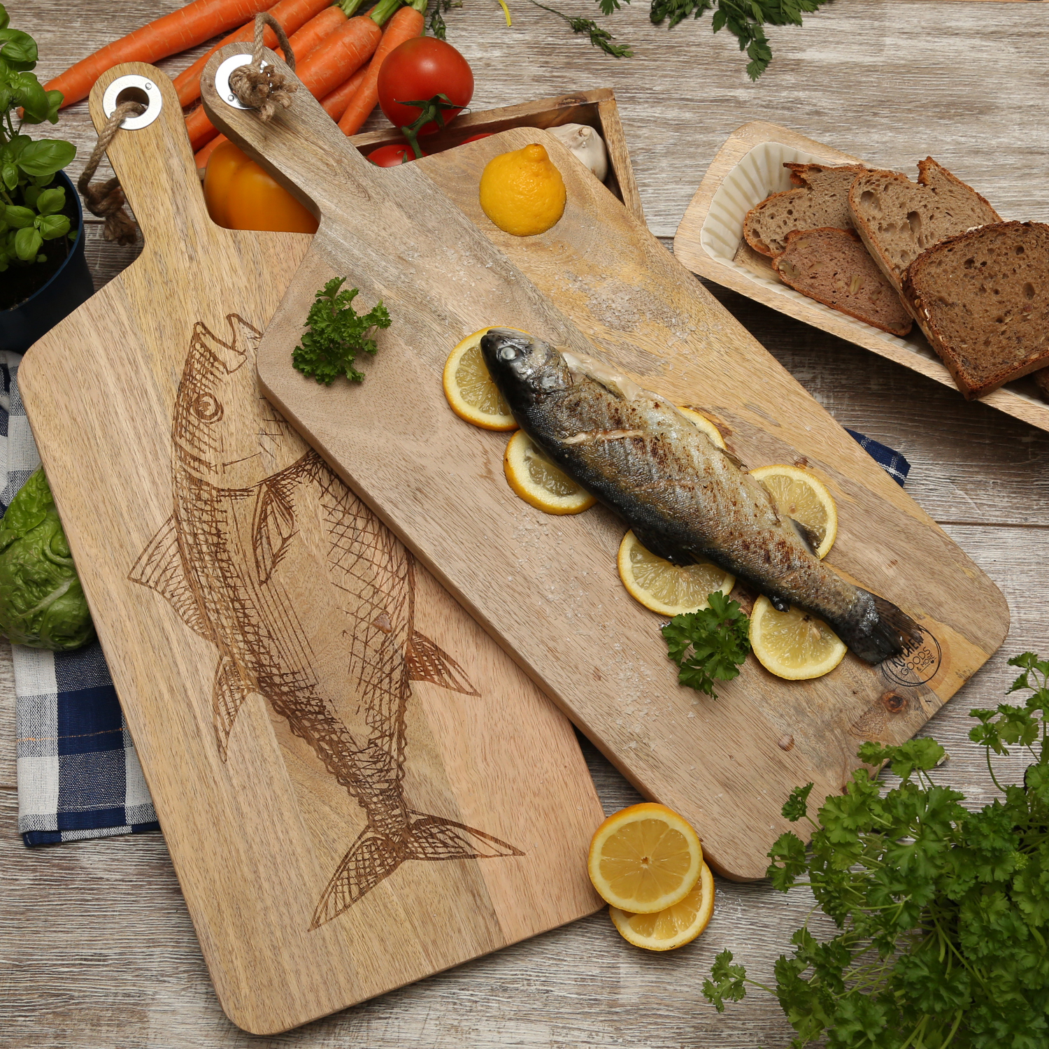 Schneidebrett - Vesperbrett - Fischmotiv - Mangoholz - Kordel - L: 58cm - natur Schneidebrett - Vesperbrett - Fischmotiv - Mangoholz - Kordel - L: 58cm - natur