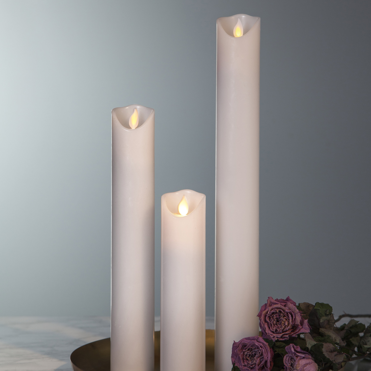 LED Stumpenkerze - Taufkerze - Echtwachs - mechanische Flamme - H: 30cm, D: 5cm - Timer - weiß LED Stumpenkerze - Taufkerze - Echtwachs - mechanische Flamme - H: 30cm, D: 5cm - Timer - weiß