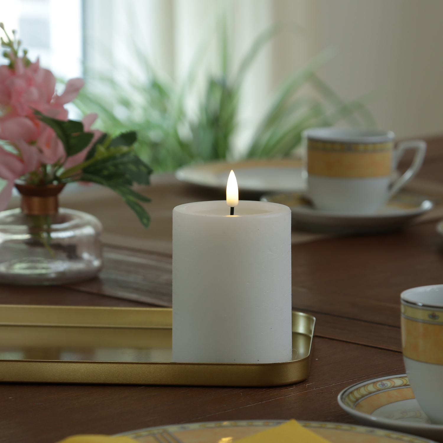 LED Kerze UNIQUE - Rustik-Optik - Echtwachs - H: 10cm - D: 7,5cm - bis zu 1500 Std. - weiß LED Kerze UNIQUE - Rustik-Optik - Echtwachs - H: 10cm - D: 7,5cm - bis zu 1500 Std. - weiß