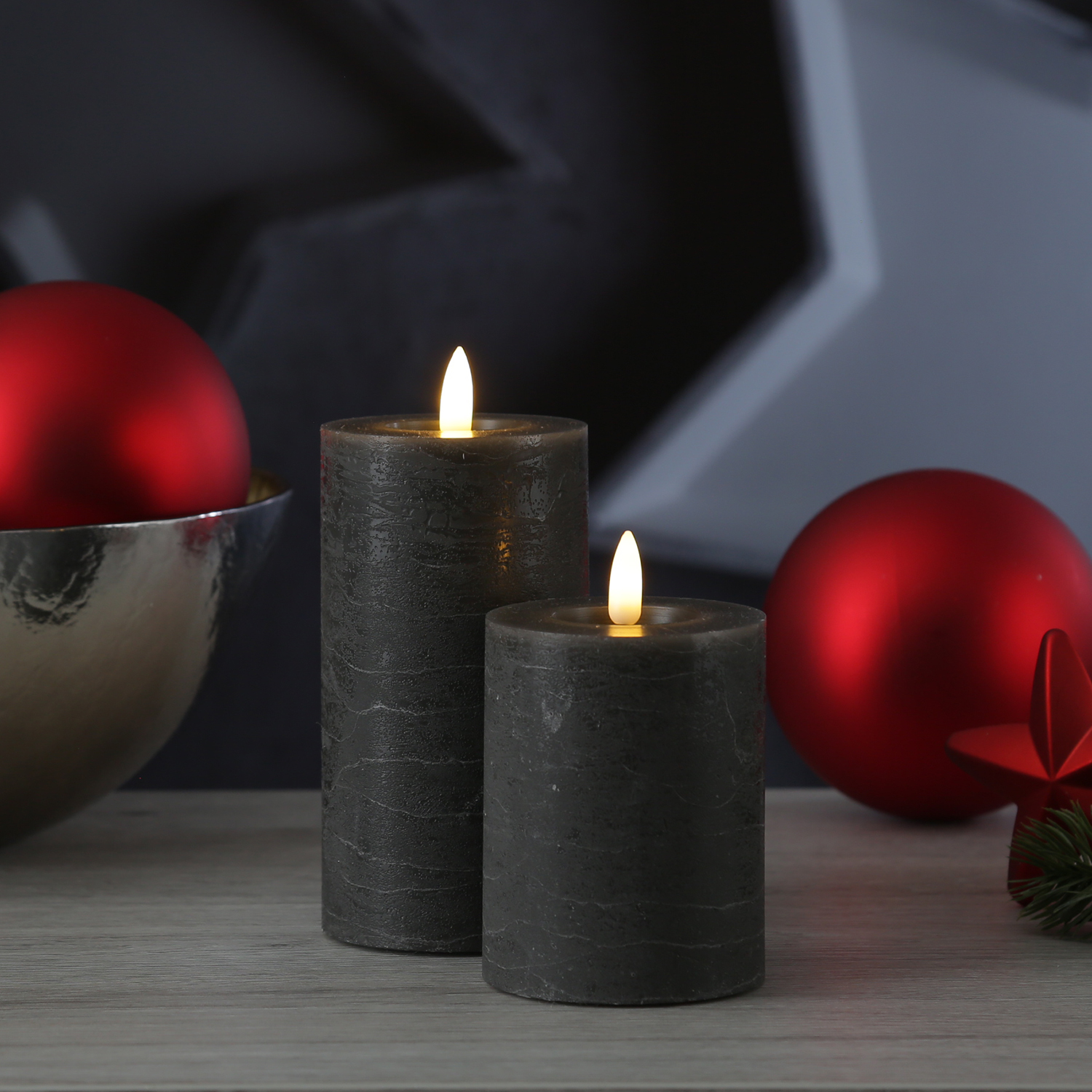 LED Kerze LINA - Rustik-Optik - Echtwachs - 3D Flamme - H: 11cm - D: 7cm - Batterie - Timer - grau LED Kerze LINA - Rustik-Optik - Echtwachs - 3D Flamme - H: 11cm - D: 7cm - Batterie - Timer - grau