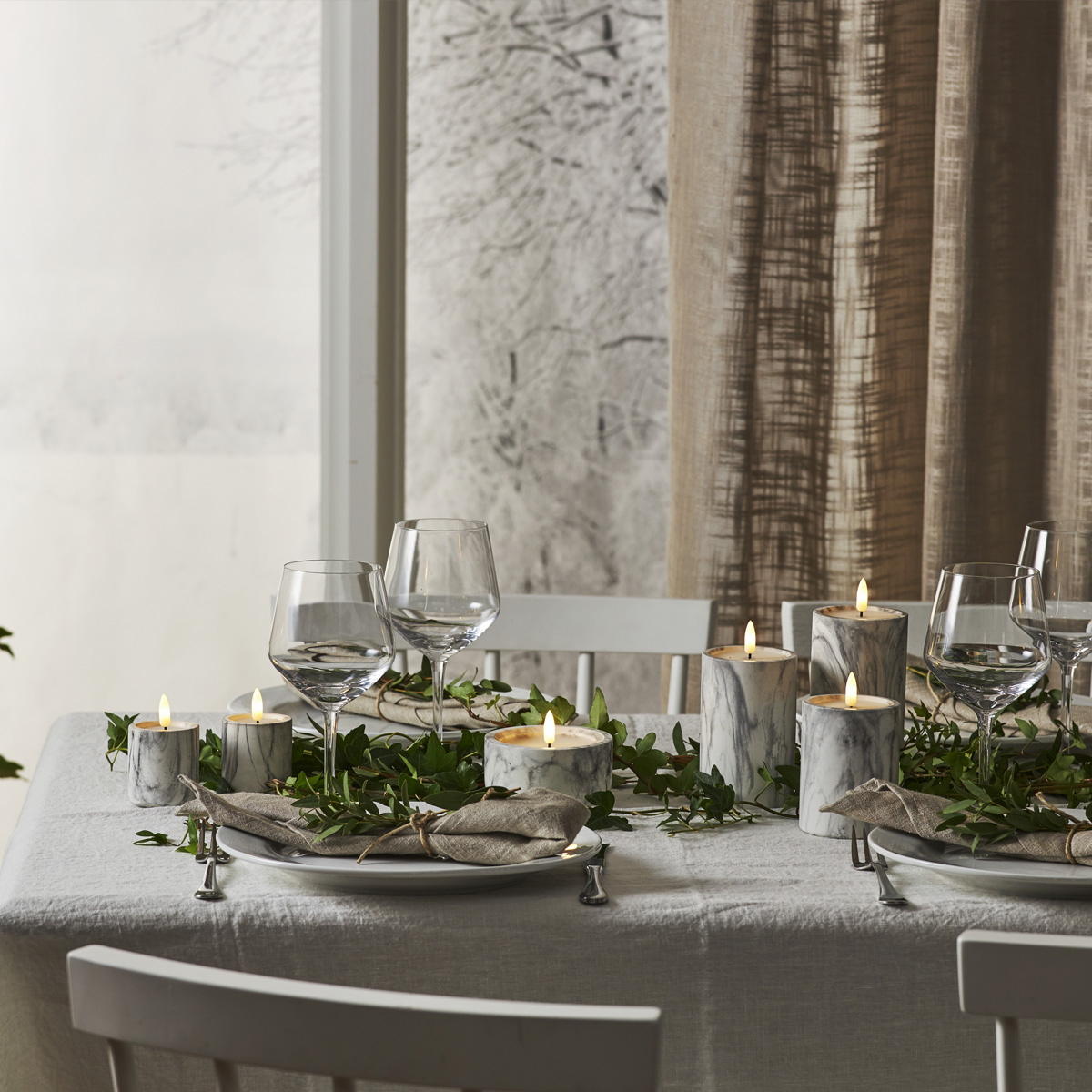 LED Teelicht "Flamme" - Marmoroptik - Echtwachs - realistische Flamme - Timer - H:6cm - 2er Set LED Teelicht "Flamme" - Marmoroptik - Echtwachs - realistische Flamme - Timer - H:6cm - 2er Set