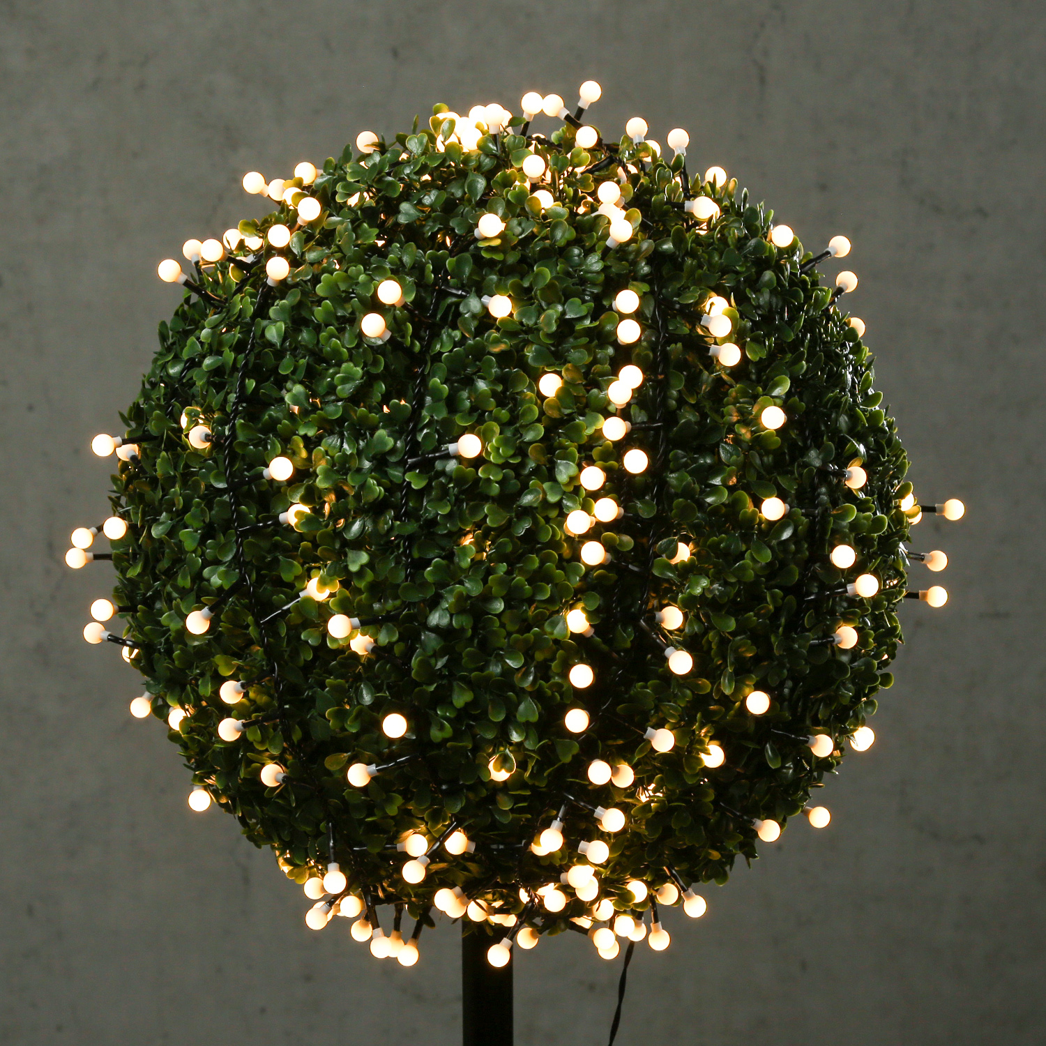 LED Lichterkette BERRY TWINKLE - 500 warmweiße opale Kugeln - 8 Funktionen - L: 11m - für Außen LED Lichterkette BERRY TWINKLE - 500 warmweiße opale Kugeln - 8 Funktionen - L: 11m - für Außen