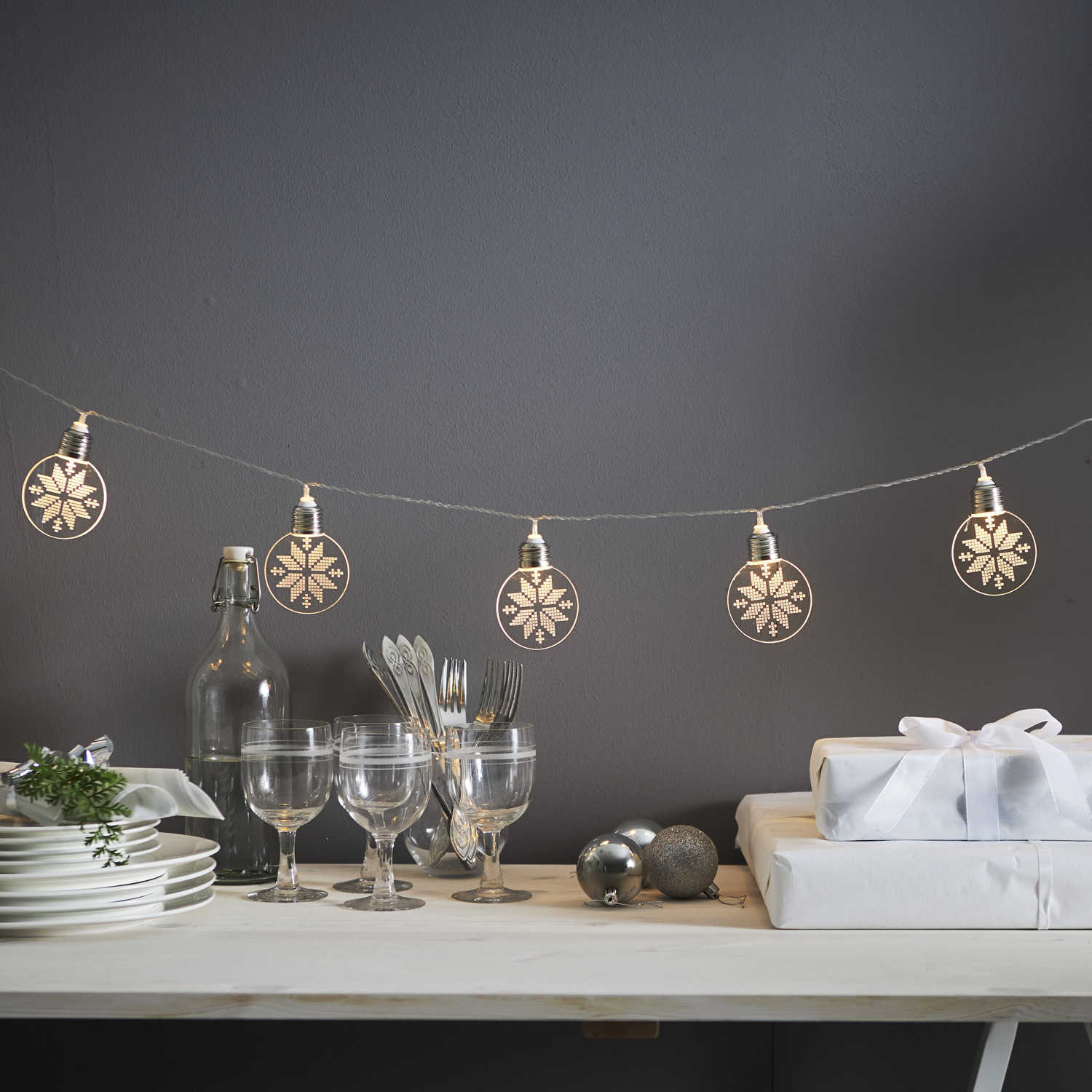 LED Lichterkette "Ornament" - 10 warmweiße LED - Batteriebetrieb - Timer - L: 1,8m - transparent LED Lichterkette "Ornament" - 10 warmweiße LED - Batteriebetrieb - Timer - L: 1,8m - transparent