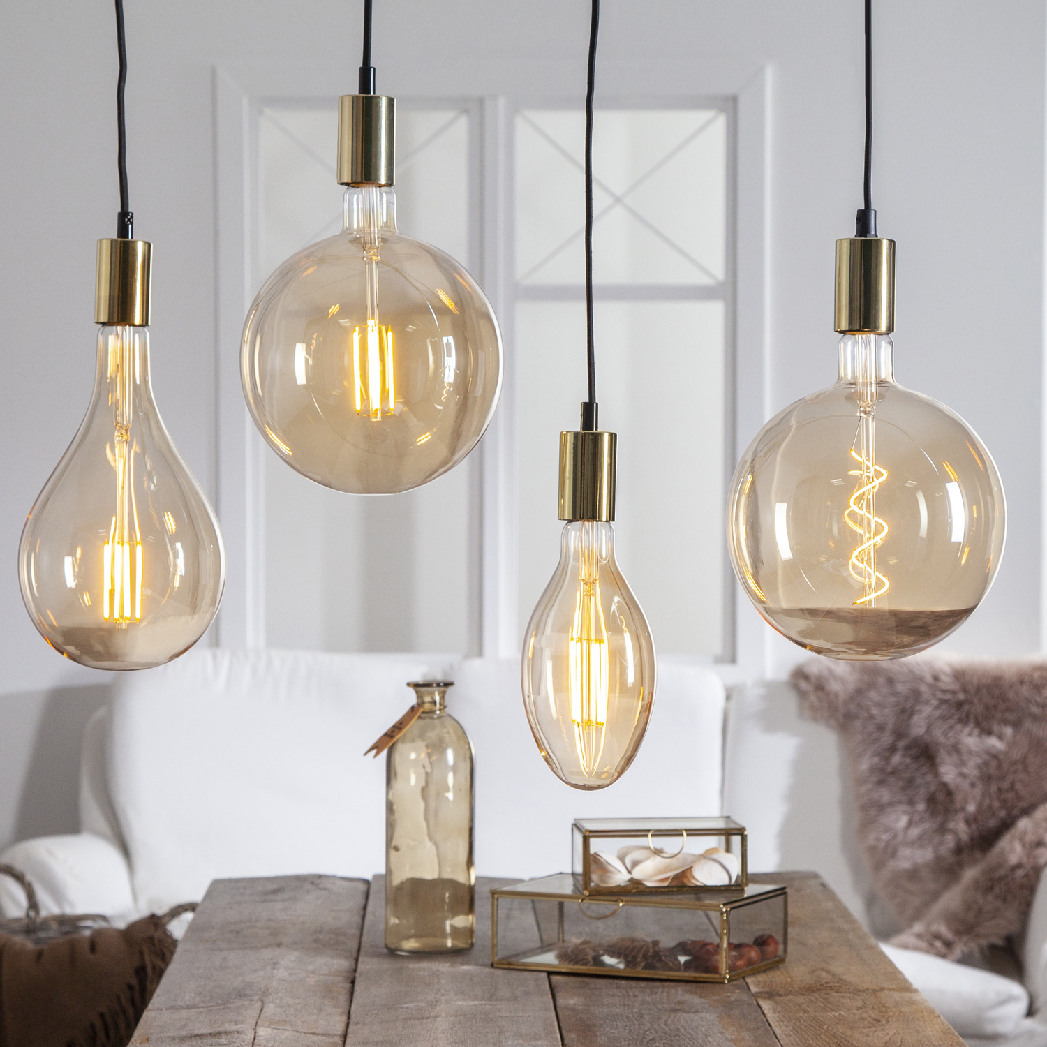 Lampenfassung "Stil" - E27 Fassung - Schalter - L: 3,5m - Textilkabel - Fassung Messing Lampenfassung "Stil" - E27 Fassung - Schalter - L: 3,5m - Textilkabel - Fassung Messing