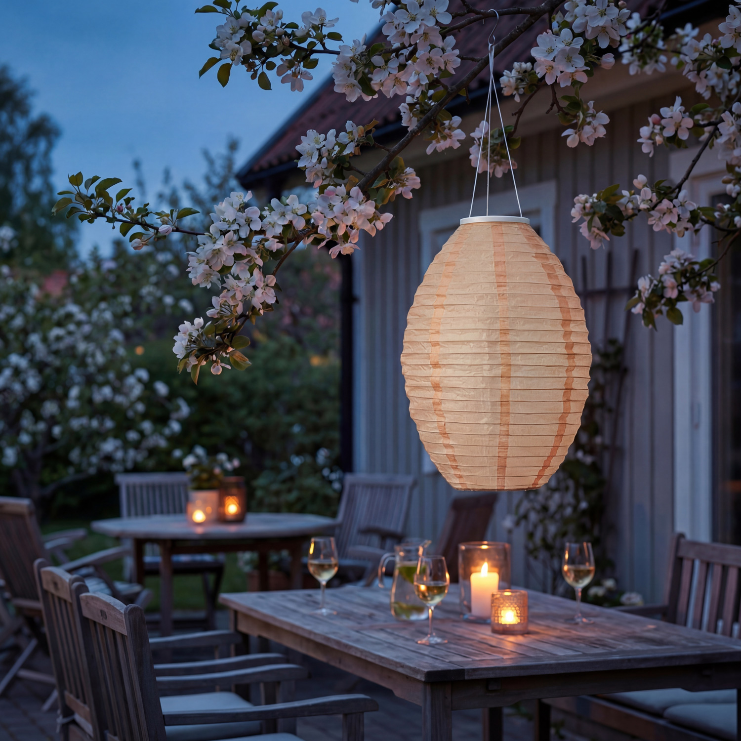 LED Solar Lampion oval - warmweiße LED - H: 33cm - D: 22cm - Lichtsensor - pastellorange