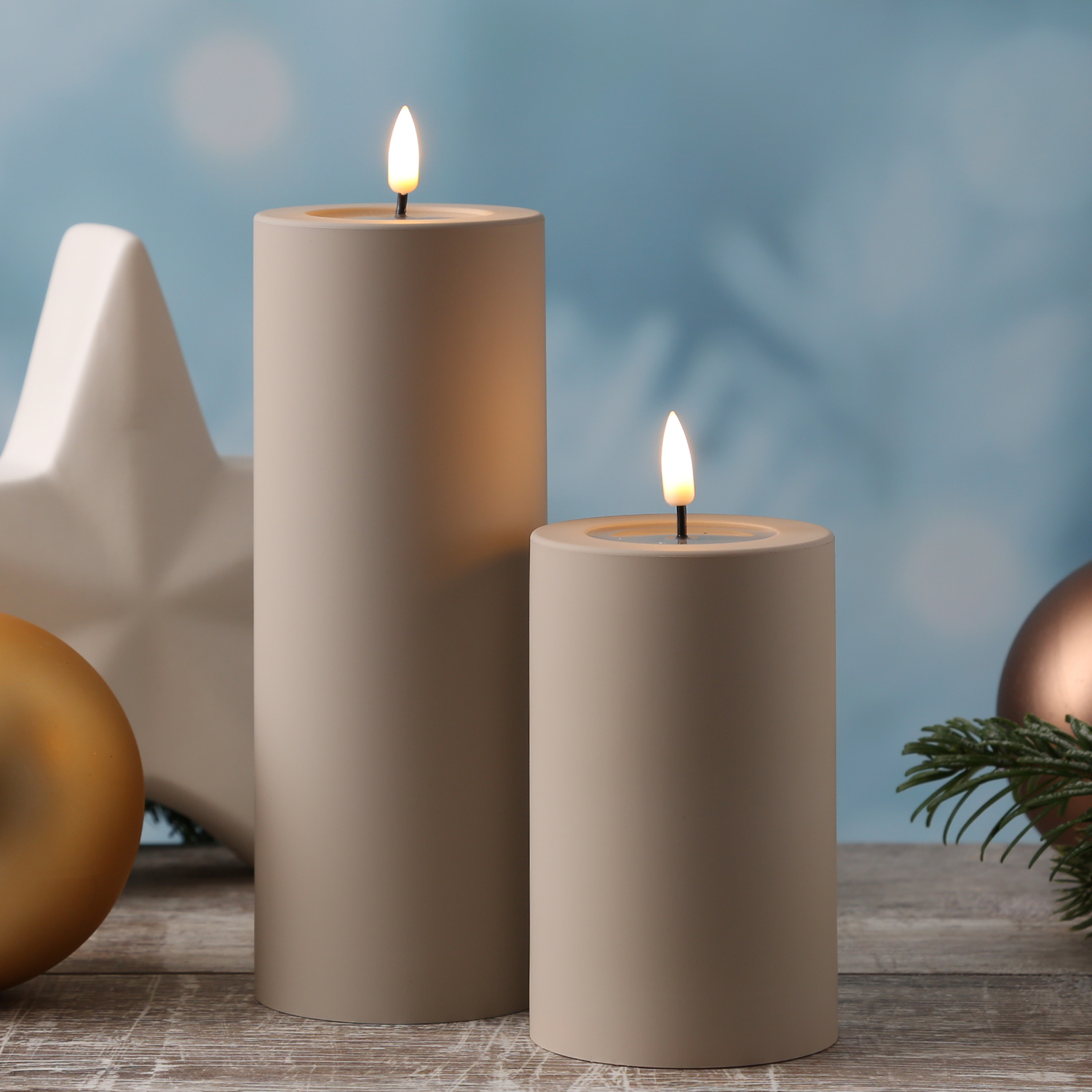 LED Stumpenkerze MIA - Kunststoff - 3D Flamme - H: 12,5cm - D: 7,5cm - für Außen - sand LED Stumpenkerze MIA - Kunststoff - 3D Flamme - H: 12,5cm - D: 7,5cm - für Außen - sand