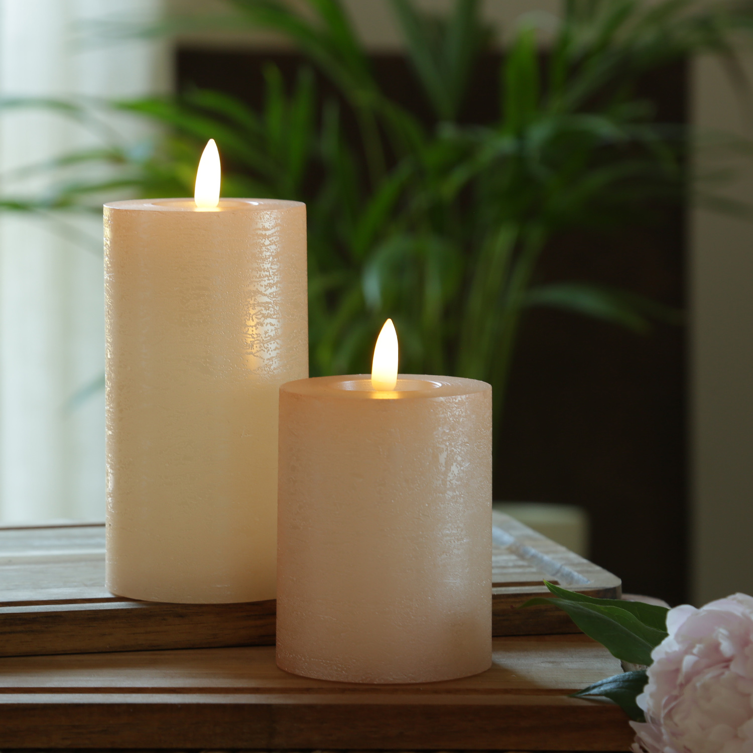 LED Kerze LINA - Rustik-Optik - Echtwachs - 3D Flamme - H: 15cm - D: 7cm - Batterie - Timer - rosa LED Kerze LINA - Rustik-Optik - Echtwachs - 3D Flamme - H: 15cm - D: 7cm - Batterie - Timer - rosa