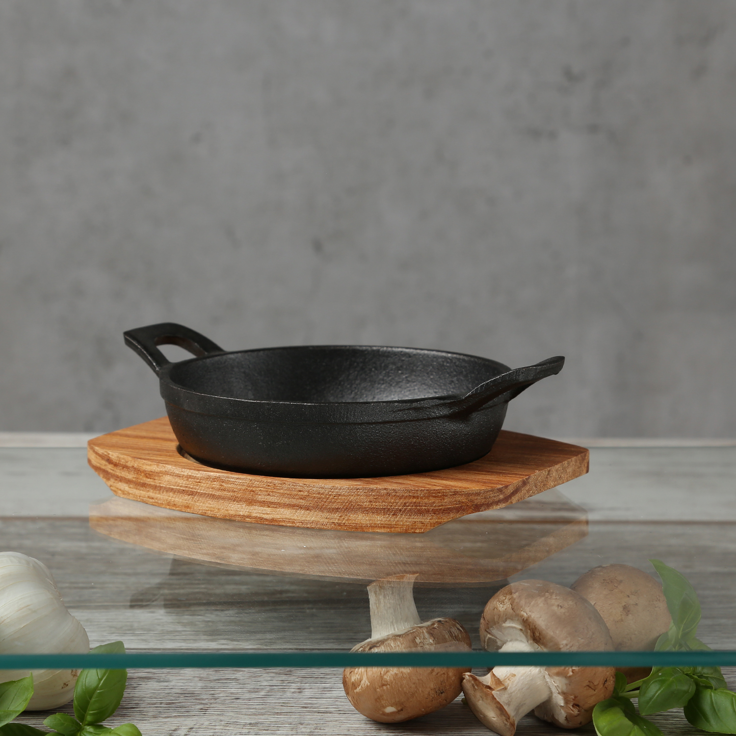 Feuerpfännchen Ø 12 cm mit 2 Henkel - Gusspfanne aus hochwertigem Gusseisen - Servierpfanne Feuerpfännchen Ø 12 cm mit 2 Henkel - Gusspfanne aus hochwertigem Gusseisen - Servierpfanne