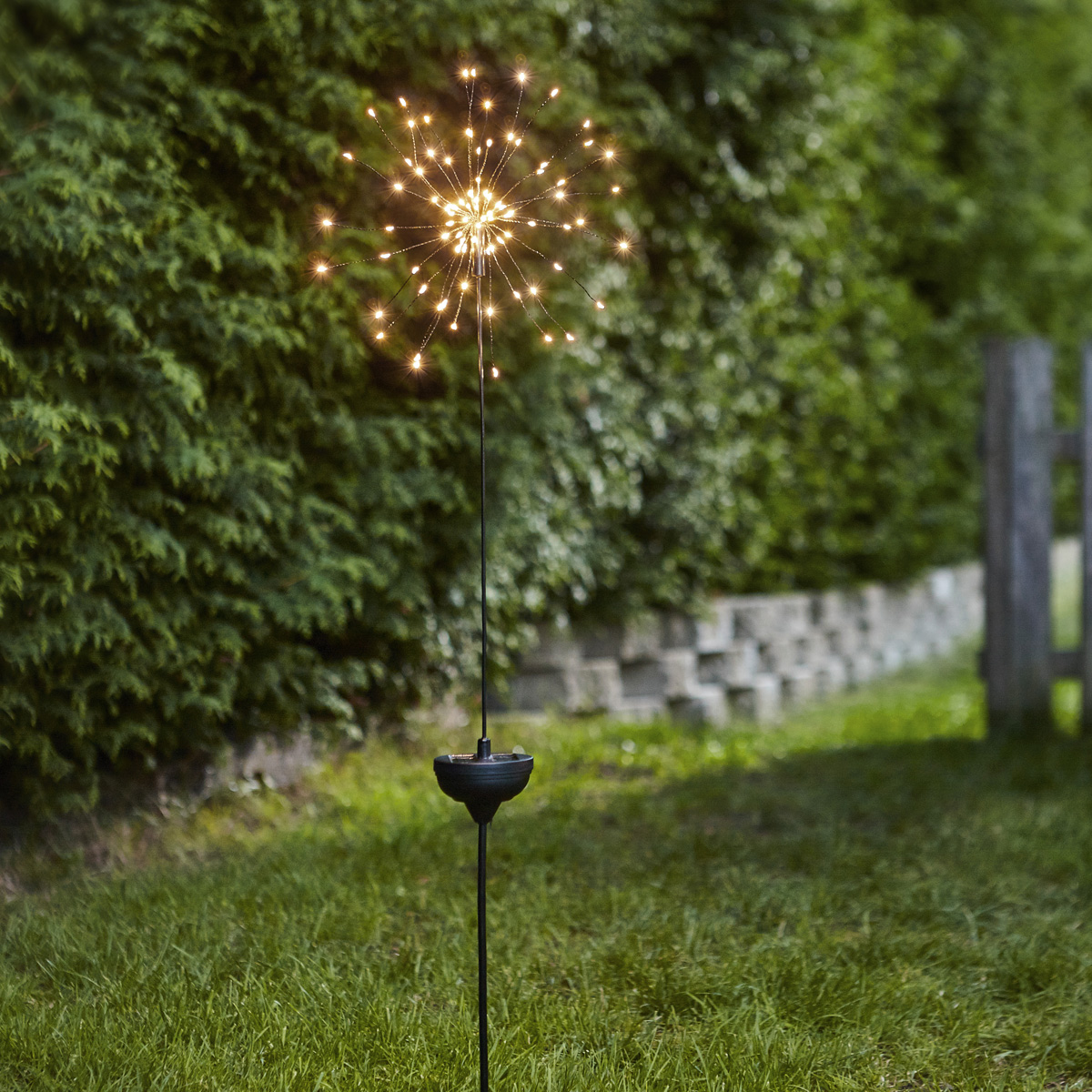 LED Solarstab "Firework" Gartendeko - 90 warmweiße LED - H: 100cm - Dämmerungssensor LED Solarstab "Firework" Gartendeko - 90 warmweiße LED - H: 100cm - Dämmerungssensor