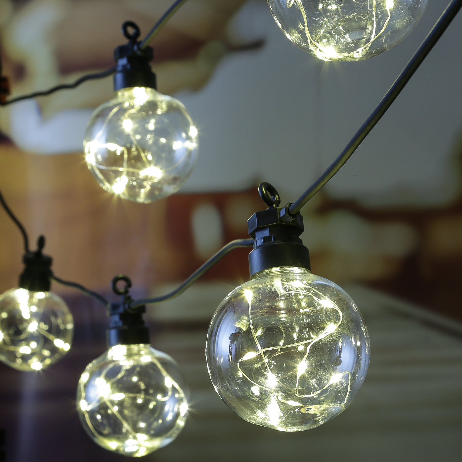 LED Party Lichterkette CIRCUS - 10 Kugeln mit je 10 Micro LED - L: 2,7m - inkl. Trafo - für Außen LED Party Lichterkette CIRCUS - 10 Kugeln mit je 10 Micro LED - L: 2,7m - inkl. Trafo - für Außen