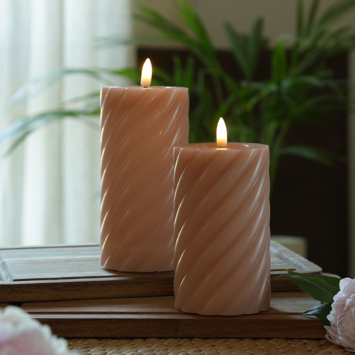 LED Stumpenkerze TWIST - Echtwachs - warmweiße 3D Flamme - H: 15cm - Batterie - Timer - altrosa LED Stumpenkerze TWIST - Echtwachs - warmweiße 3D Flamme - H: 15cm - Batterie - Timer - altrosa