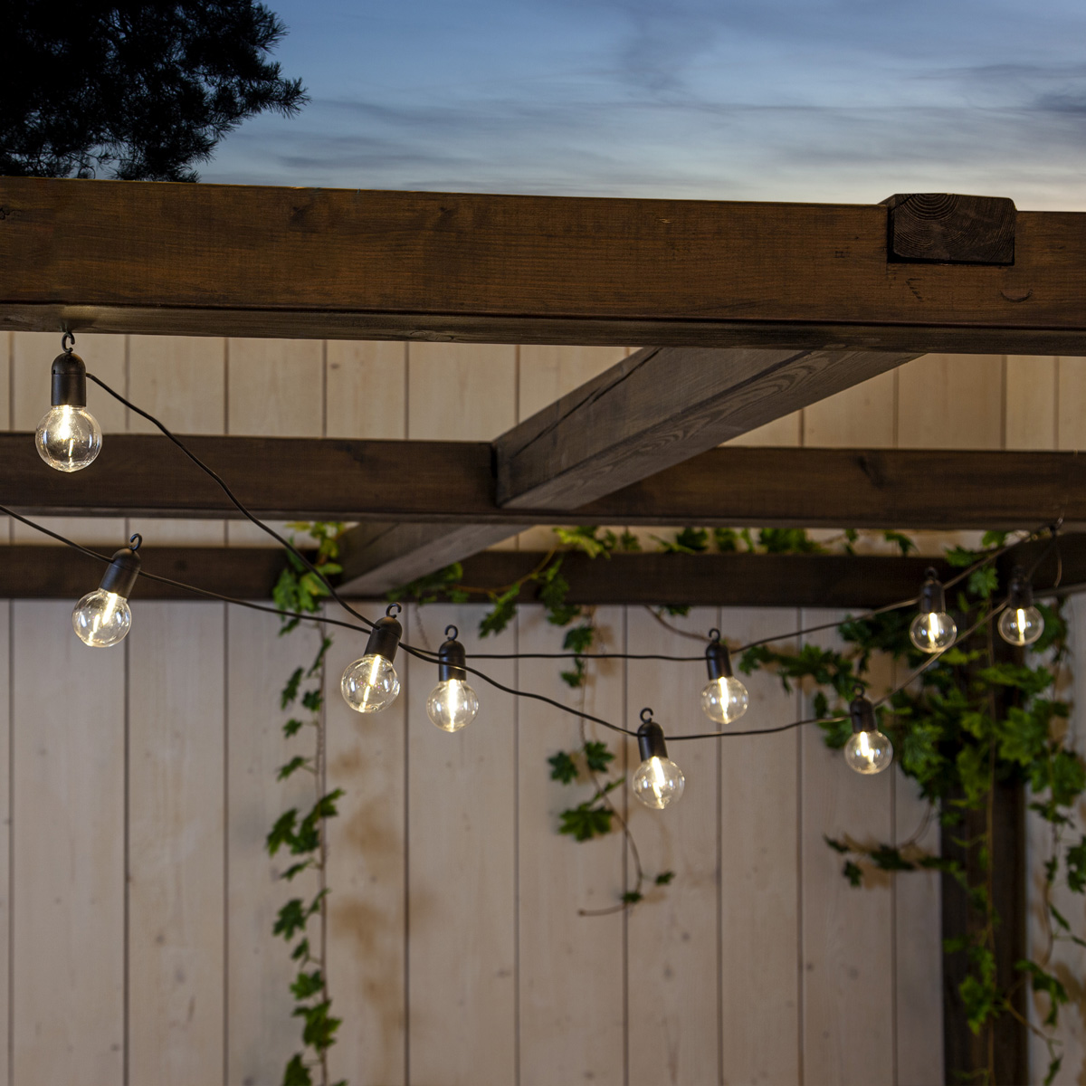 LED Lichterkette Fiesta - 10 warmweiße Filament LED - L: 3,6m - Batteriebetrieb - Timer - für Außen LED Lichterkette Fiesta - 10 warmweiße Filament LED - L: 3,6m - Batteriebetrieb - Timer - für Außen