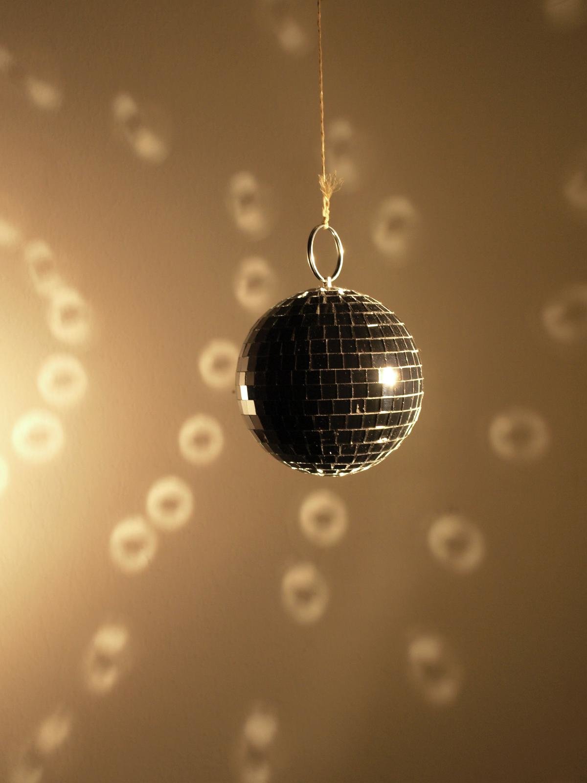 Spiegelkugel 10cm farbig schwarz - Diskokugel (Discokugel) zur Dekoration - Echtglas - mirrorball black