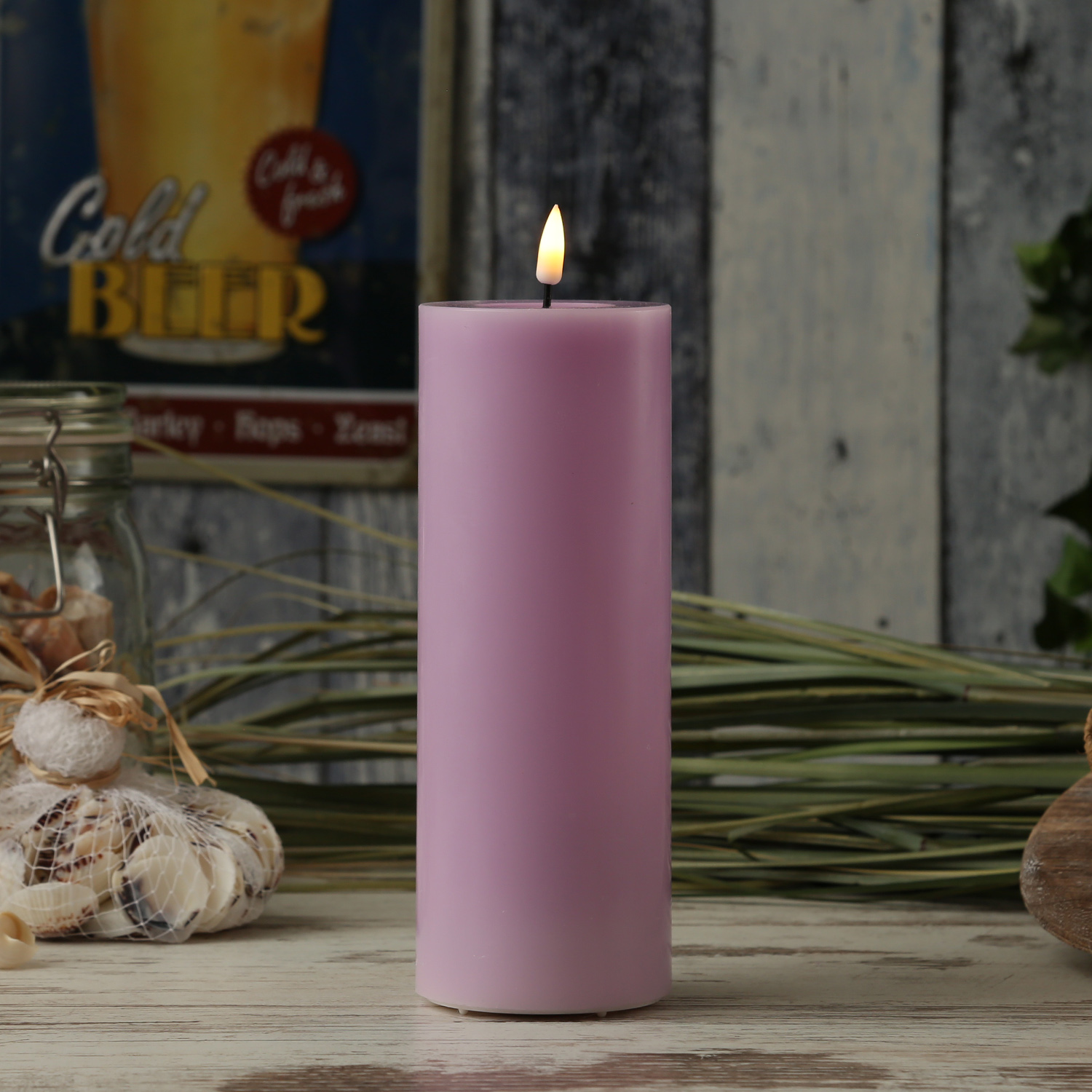 LED Stumpenkerze MIA - Echtwachs - realistische 3D Flamme - H: 20cm - D: 7,5cm - lavendel LED Stumpenkerze MIA - Echtwachs - realistische 3D Flamme - H: 20cm - D: 7,5cm - lavendel