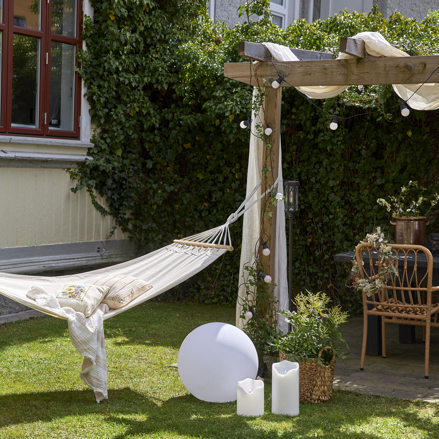 LED Stumpenkerze Flamme - Kunststoff - warmweiße 3D Flamme - H: 20cm - Timer - für Außen - weiß LED Stumpenkerze Flamme - Kunststoff - warmweiße 3D Flamme - H: 20cm - Timer - für Außen - weiß