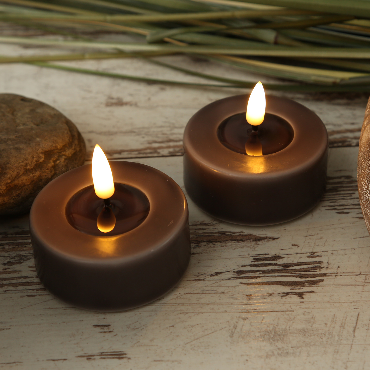 LED Teelichter MIA - Kunststoff - realistische 3D Flamme - D: 6,1cm - mokkafarben - 2 Stk. LED Teelichter MIA - Kunststoff - realistische 3D Flamme - D: 6,1cm - mokkafarben - 2 Stk.