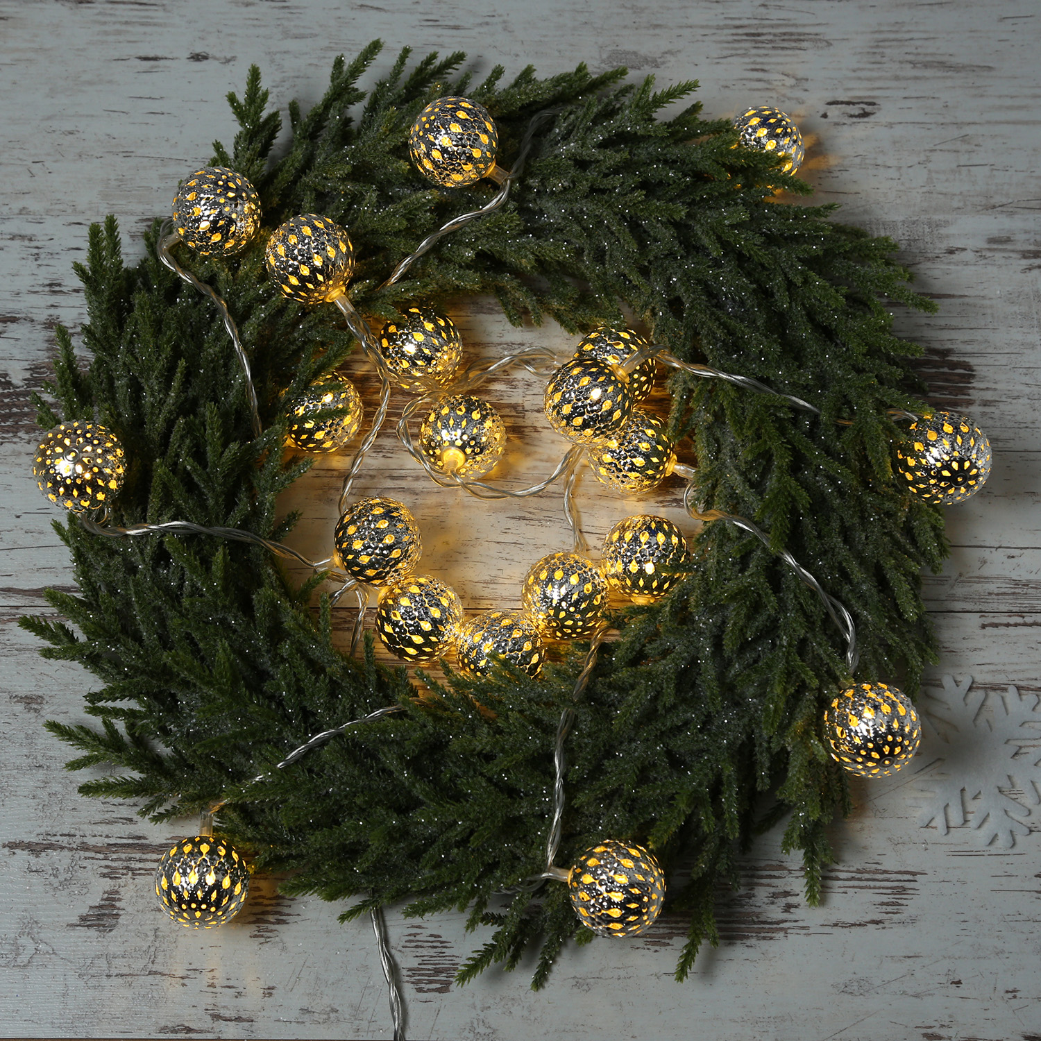 LED Dekolichterkette Metallkugeln - 20 warmweiße LED - D: 4cm - L: 2,76m - Netzteil - silber LED Dekolichterkette Metallkugeln - 20 warmweiße LED - D: 4cm - L: 2,76m - Netzteil - silber