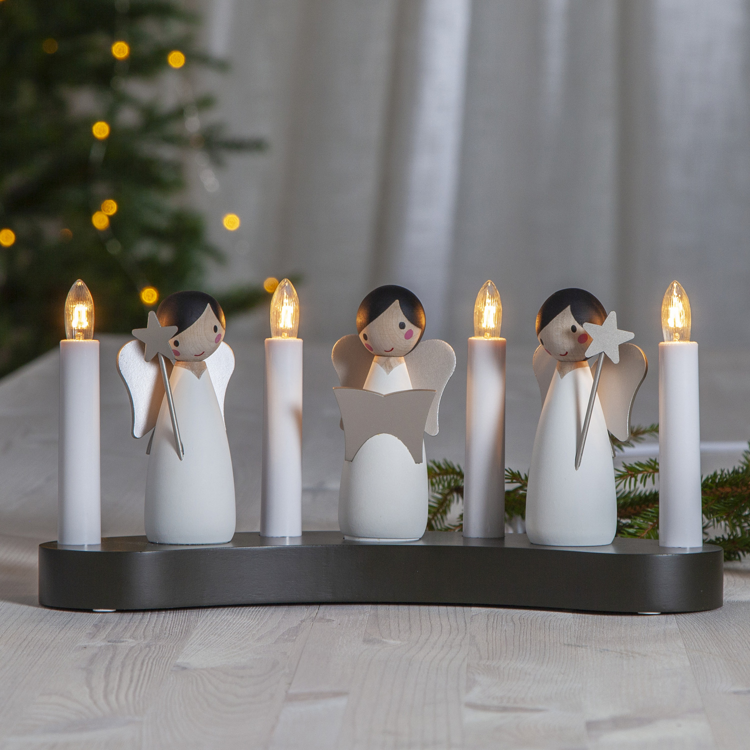 Fensterleuchter Angel Choir - 4flammig - warmweiße Glühlampen - H: 15cm - Kabel - Innen - weiß Fensterleuchter Angel Choir - 4flammig - warmweiße Glühlampen - H: 15cm - Kabel - Innen - weiß