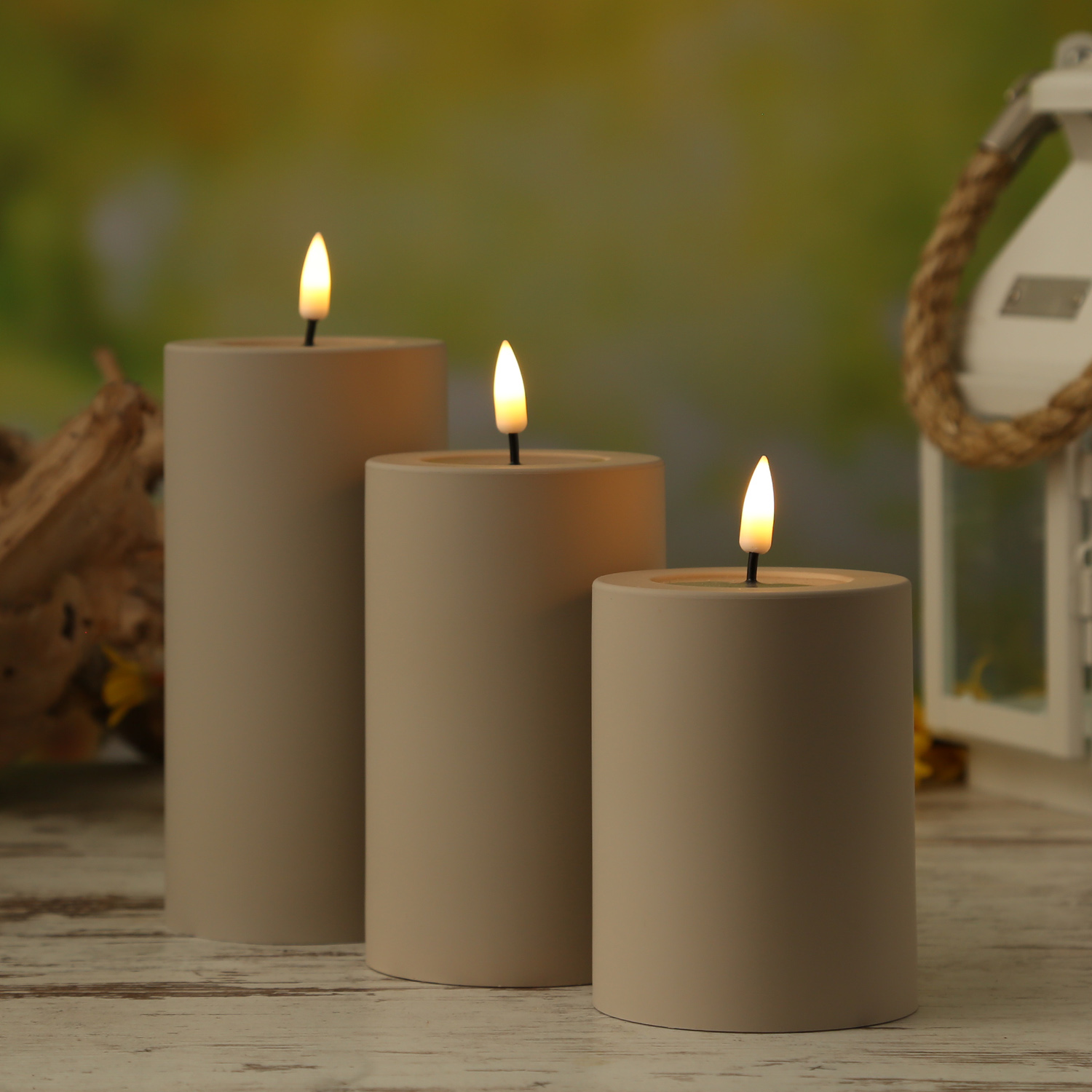 LED Stumpenkerze MIA - Kunststoff - 3D Flamme - H: 12,5cm - D: 7,5cm - für Außen - sand LED Stumpenkerze MIA - Kunststoff - 3D Flamme - H: 12,5cm - D: 7,5cm - für Außen - sand