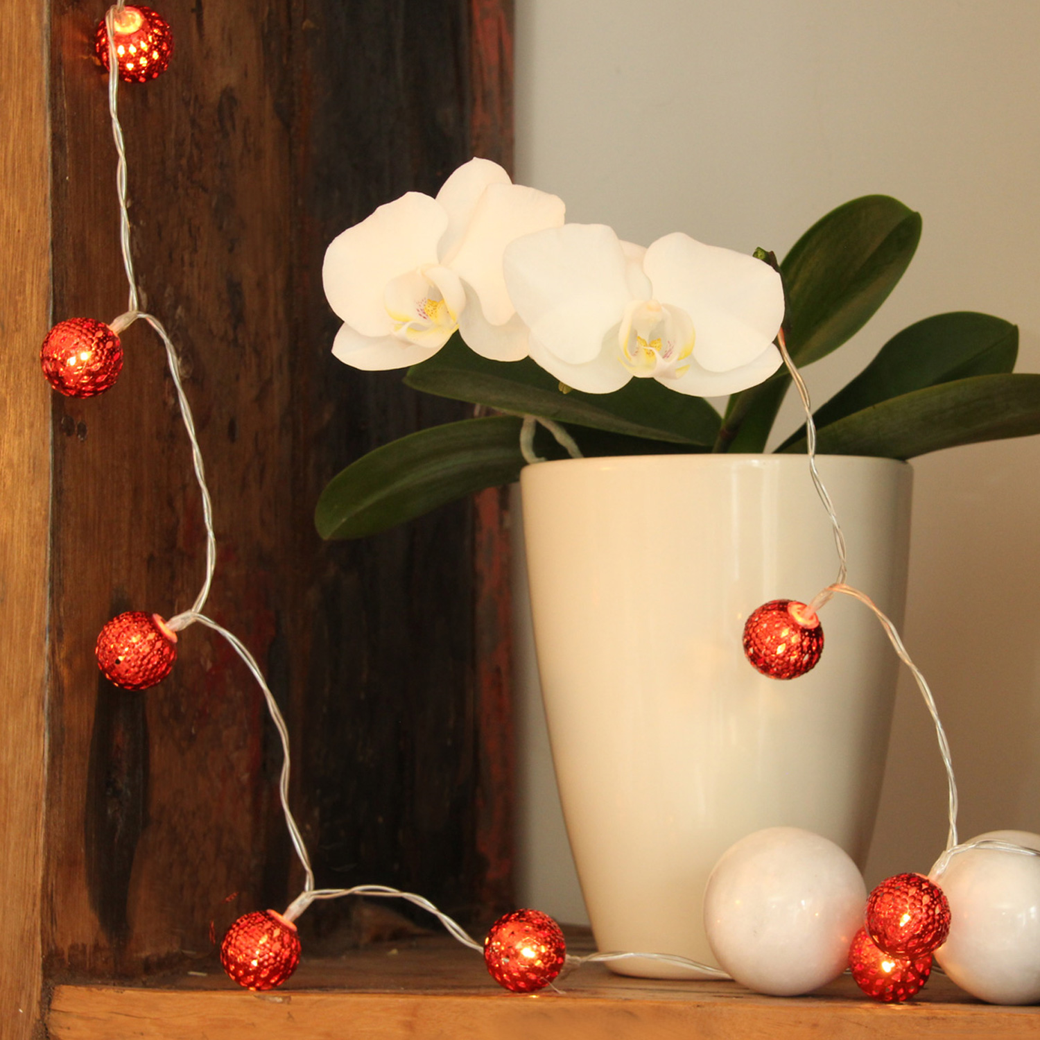 LED Dekolichterkette Metallkugeln - 10 warmweiße LED - D: 2,5cm - L: 0,9m - Batterie - weiß LED Dekolichterkette Metallkugeln - 10 warmweiße LED - D: 2,5cm - L: 0,9m - Batterie - weiß