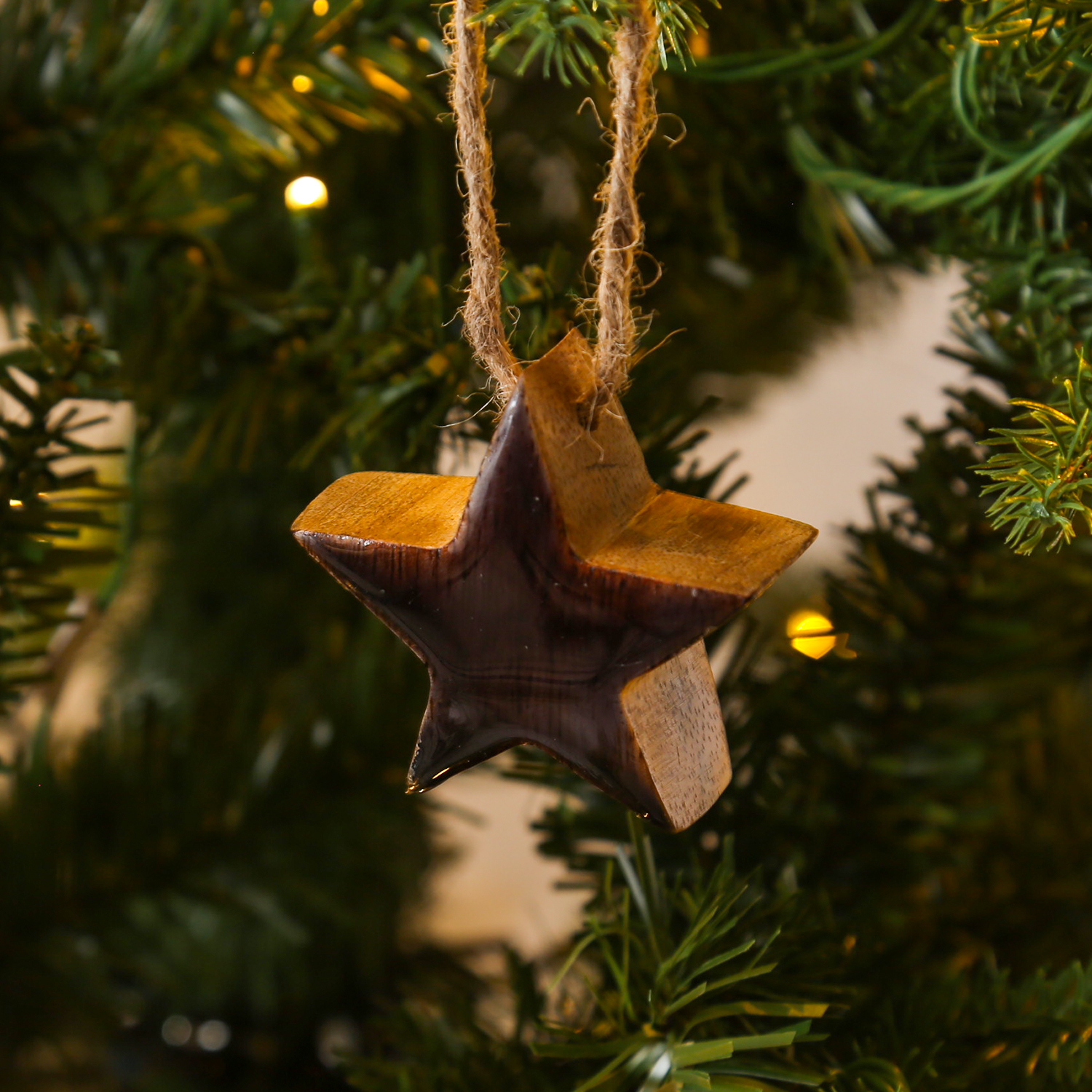 Holzstern - Dekostern - Mangoholz - mit Kordel - einseitig emailliert - H: 5,5cm - natur, schwarz Holzstern - Dekostern - Mangoholz - mit Kordel - einseitig emailliert - H: 5,5cm - natur, schwarz