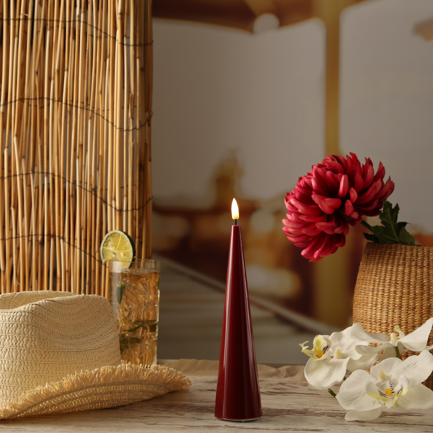 LED Kegelkerze LEA - Echtwachs - realistische 3D Flamme - H: 20cm - Batteriebetrieb - bordeauxrot LED Kegelkerze LEA - Echtwachs - realistische 3D Flamme - H: 20cm - Batteriebetrieb - bordeauxrot