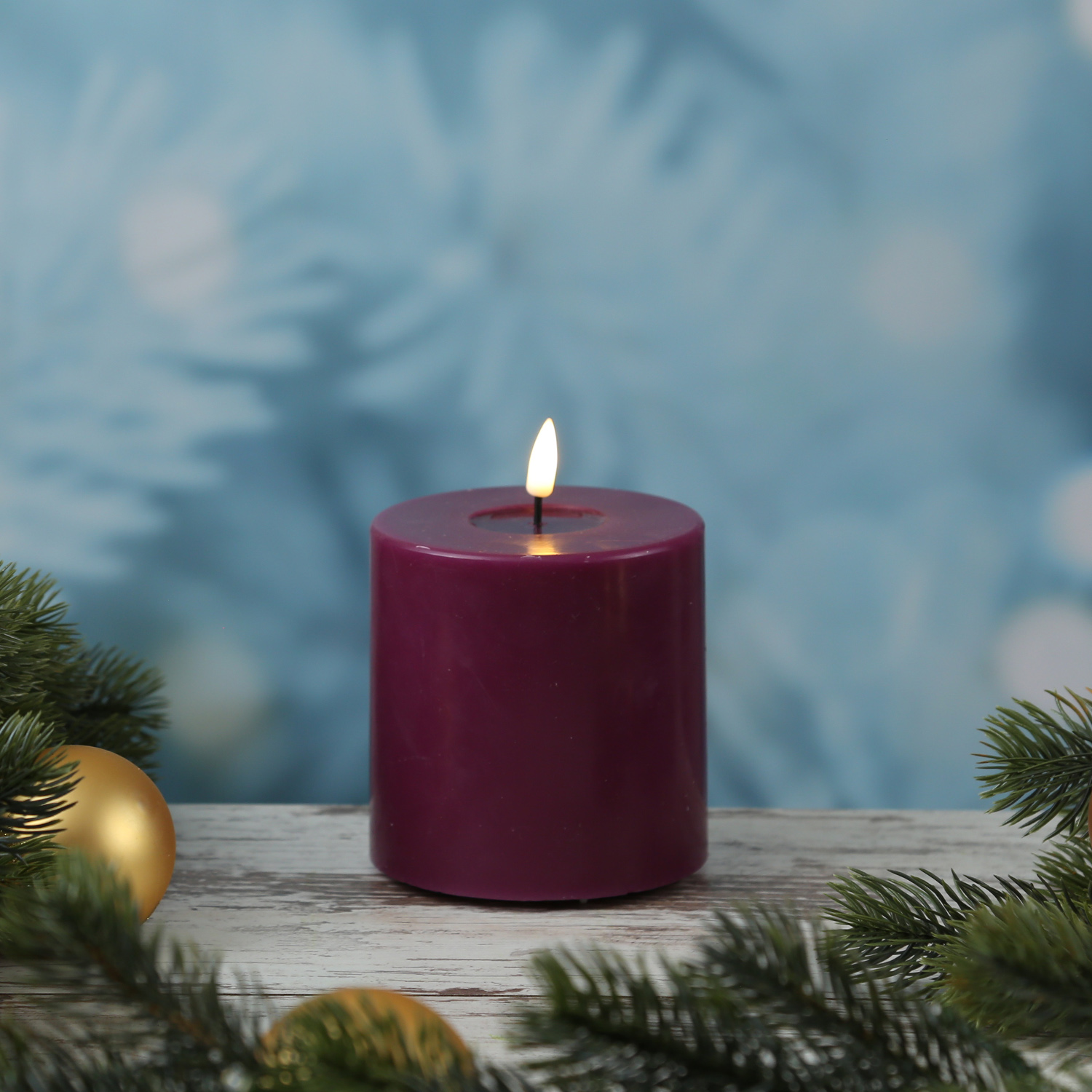 LED Stumpenkerze MIA - Echtwachs - realistische 3D Flamme - H: 10cm - D: 10cm - beere LED Stumpenkerze MIA - Echtwachs - realistische 3D Flamme - H: 10cm - D: 10cm - beere