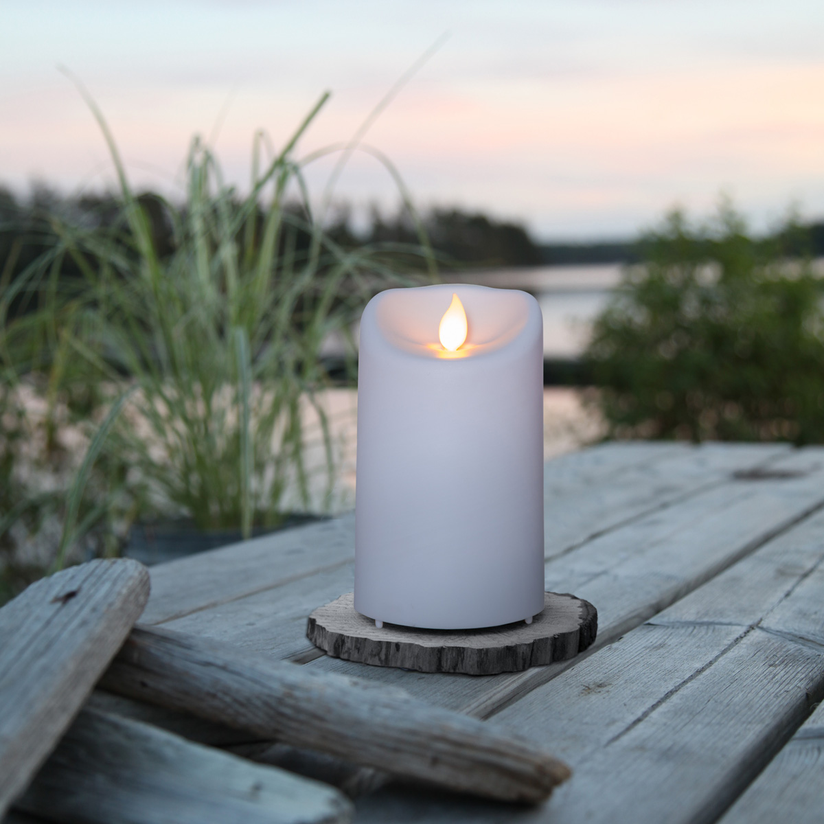 LED Stumpenkerze "M-Twinkle" - mechanisch bewegte Flamme - H: 12,5cm - Batteriebetrieb - Timer LED Stumpenkerze "M-Twinkle" - mechanisch bewegte Flamme - H: 12,5cm - Batteriebetrieb - Timer