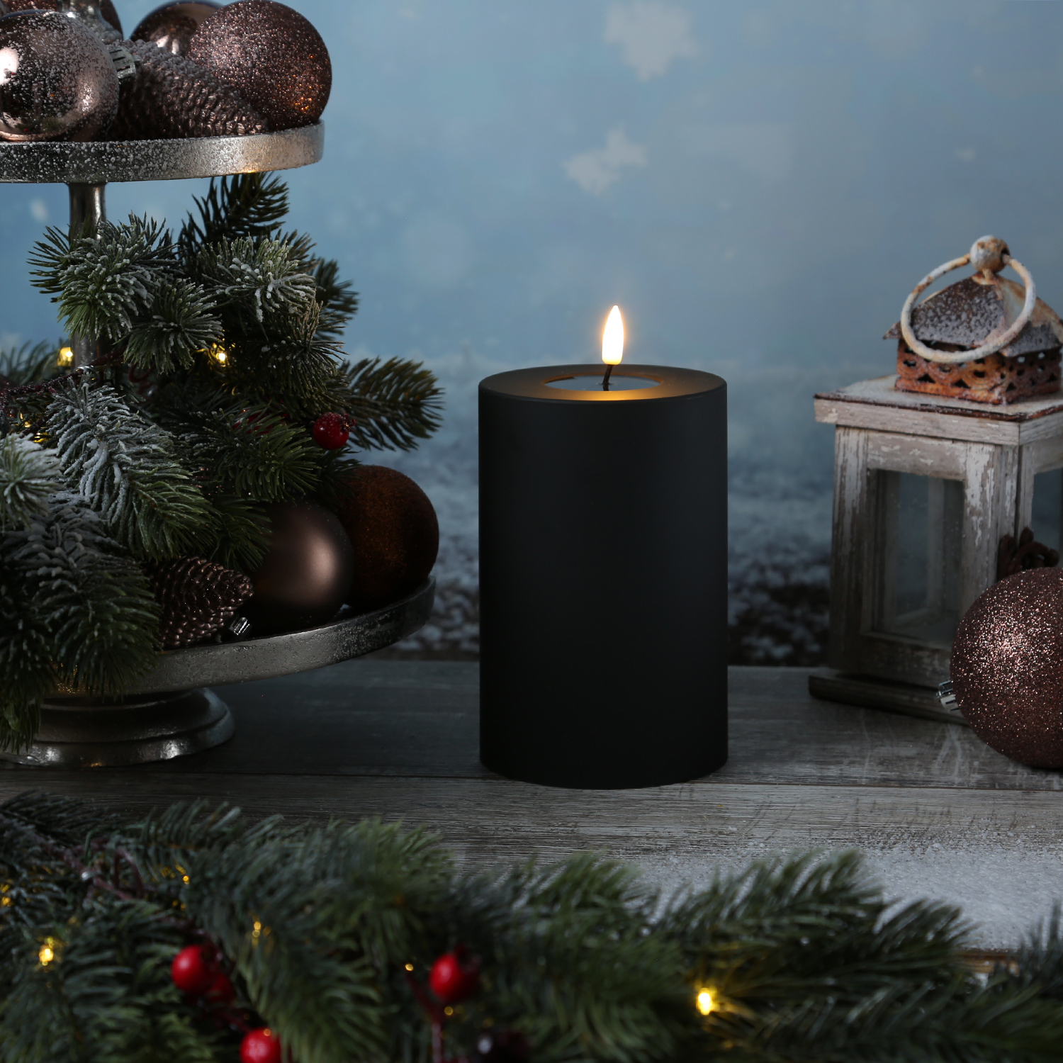 LED Stumpenkerze MIA - Kunststoff - realistische 3D Flamme - H: 15cm - f. Außen - schwarz LED Stumpenkerze MIA - Kunststoff - realistische 3D Flamme - H: 15cm - f. Außen - schwarz