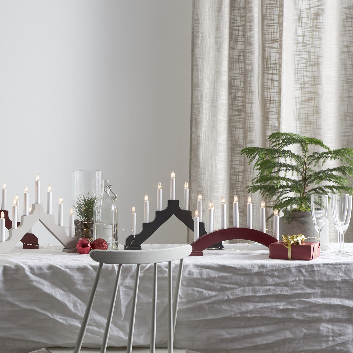Lichterbogen Bea - 7flammig - warmweiße Birnchen - L: 39cm, H: 22cm - Schalter - rot Lichterbogen Bea - 7flammig - warmweiße Birnchen - L: 39cm, H: 22cm - Schalter - rot
