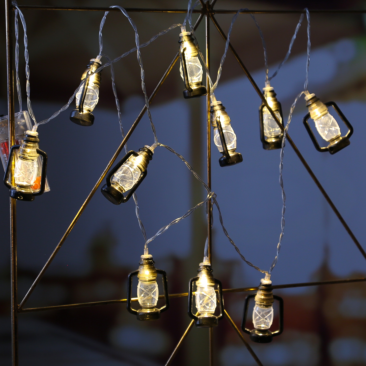 LED Lichterkette Mini Laternen - 10 warmweiße LED - Timer - Batteriebetrieb - L: 1,8m - schwarz LED Lichterkette Mini Laternen - 10 warmweiße LED - Timer - Batteriebetrieb - L: 1,8m - schwarz