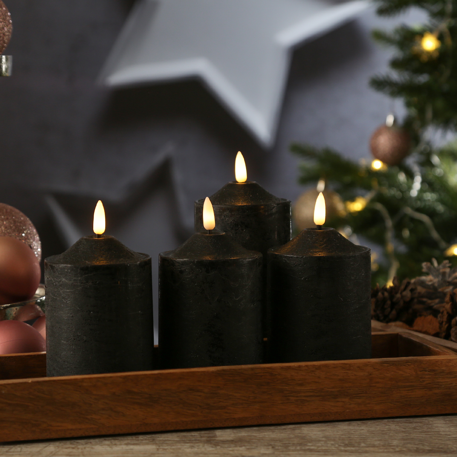LED Kerzenset - Rustik-Optik - Echtwachs - 3D Flamme - H: 15cm - Timer - schwarz - 4er Set LED Kerzenset - Rustik-Optik - Echtwachs - 3D Flamme - H: 15cm - Timer - schwarz - 4er Set