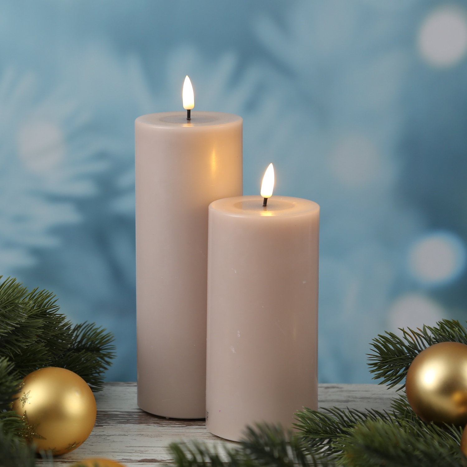 LED Stumpenkerze MIA - Echtwachs - realistische 3D Flamme - H: 20cm - D: 7,5cm - altrosa LED Stumpenkerze MIA - Echtwachs - realistische 3D Flamme - H: 20cm - D: 7,5cm - altrosa