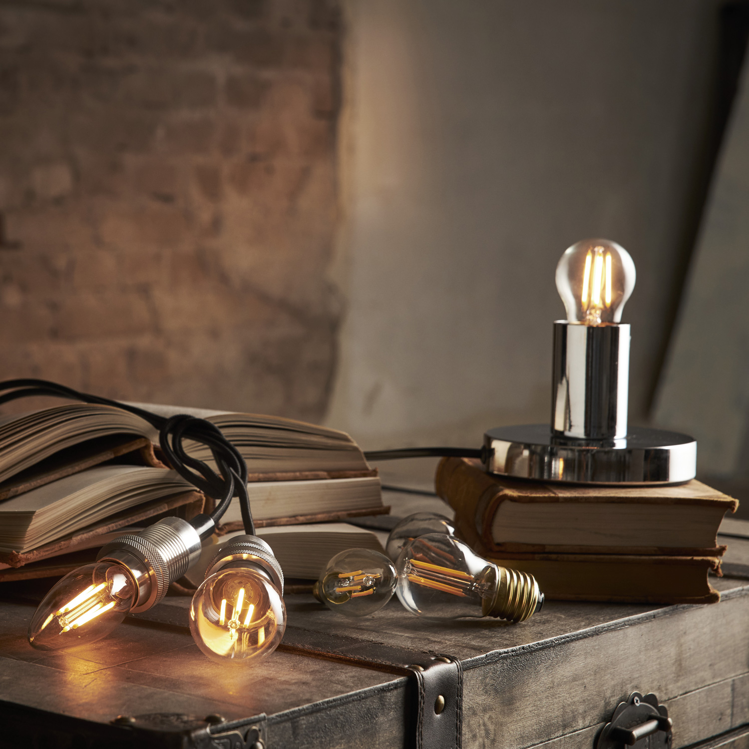 Lampenhalterung GLANS - Tischleuchte - E27 - rund - stehend - Kabel mit Schalter - silber Lampenhalterung GLANS - Tischleuchte - E27 - rund - stehend - Kabel mit Schalter - silber