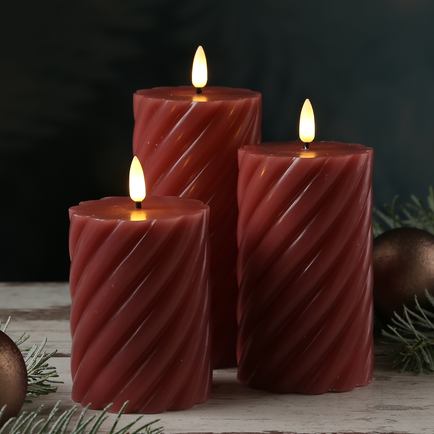 LED Stumpenkerze SWIRL - Echtwachs - warmweiße 3D Flamme - H: 17,5cm - Batterie - Timer - altrosa LED Stumpenkerze SWIRL - Echtwachs - warmweiße 3D Flamme - H: 17,5cm - Batterie - Timer - altrosa