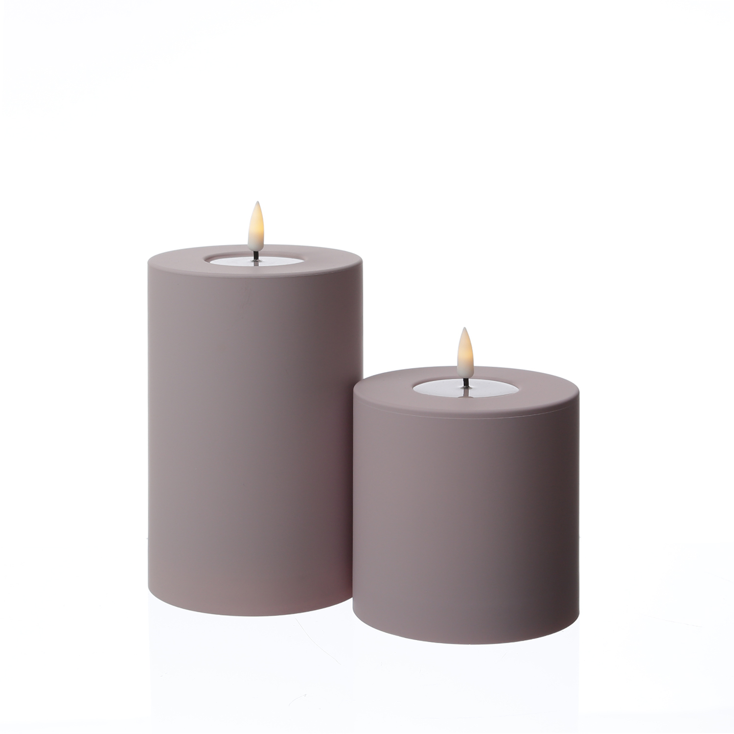 LED Stumpenkerze MIA - Kunststoff - realistische 3D Flamme - H: 15cm - f. Außen - flieder/lila LED Stumpenkerze MIA - Kunststoff - realistische 3D Flamme - H: 15cm - f. Außen - flieder/lila